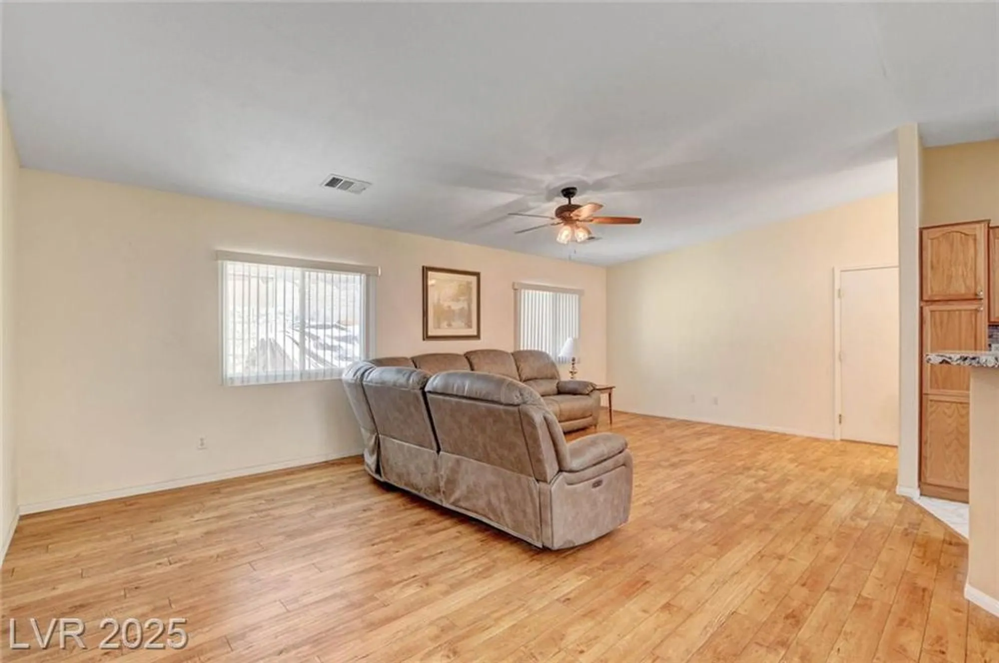 Property Slideshow image 8 of 56 | 5043 mascaro dr, Las Vegas, NV, 89122