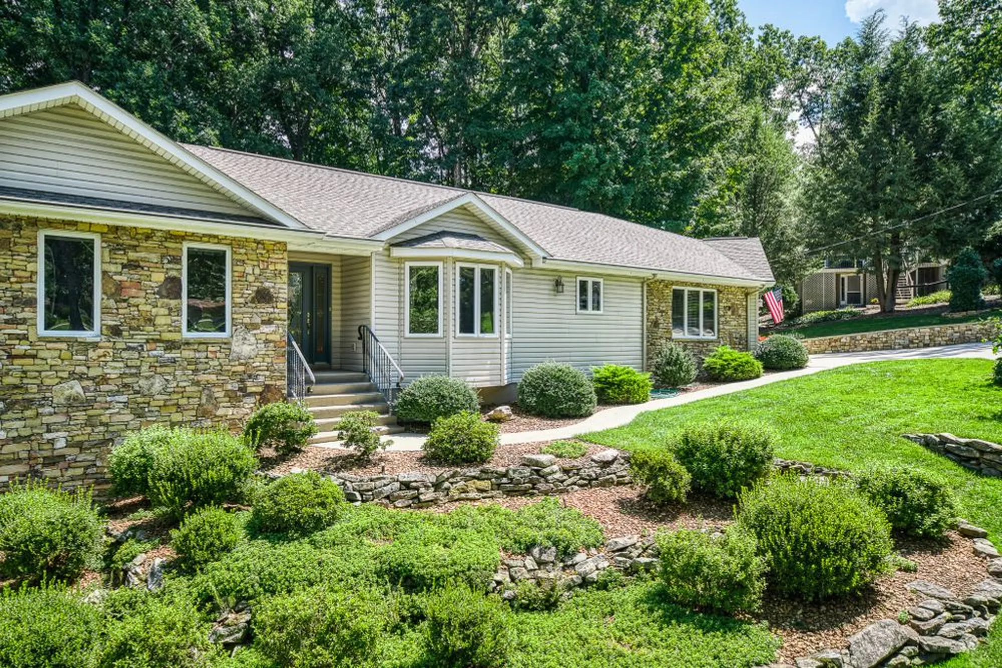 Property Slideshow image 37 of 56 | 16 belvedere ln, Crossville, TN, 38558