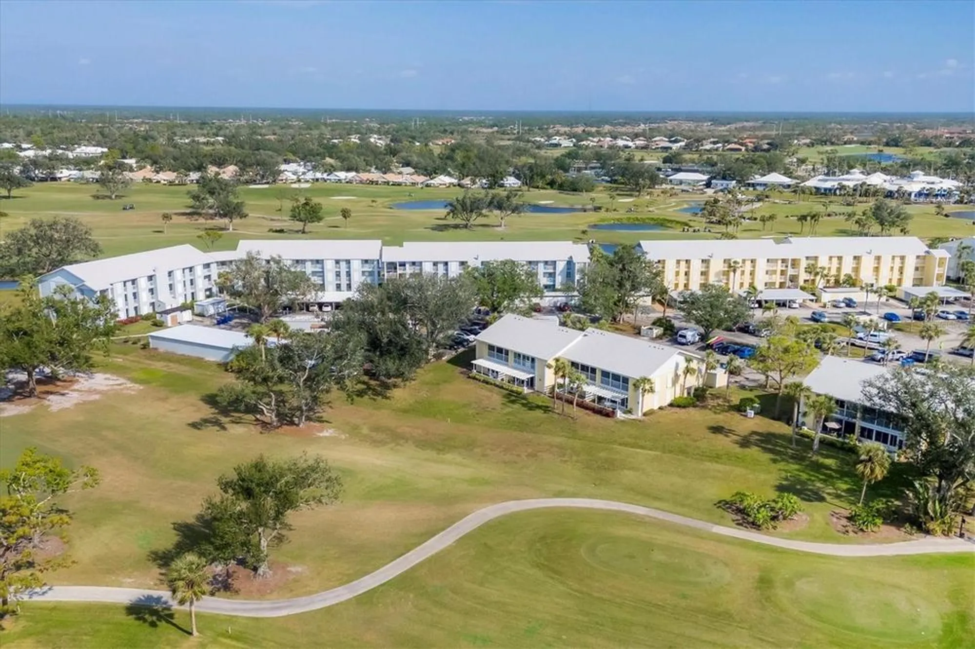 Property Slideshow image 31 of 35 | 402 cerromar cir 207, Venice, FL, 34293