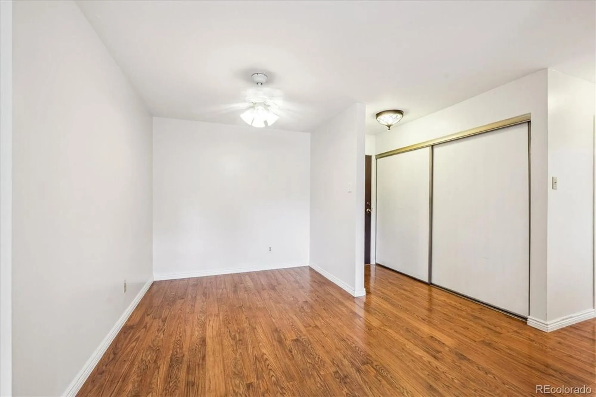 Property Slideshow image 5 of 25 | 3184 s heather gardens way apt 403, Aurora, CO, 80014