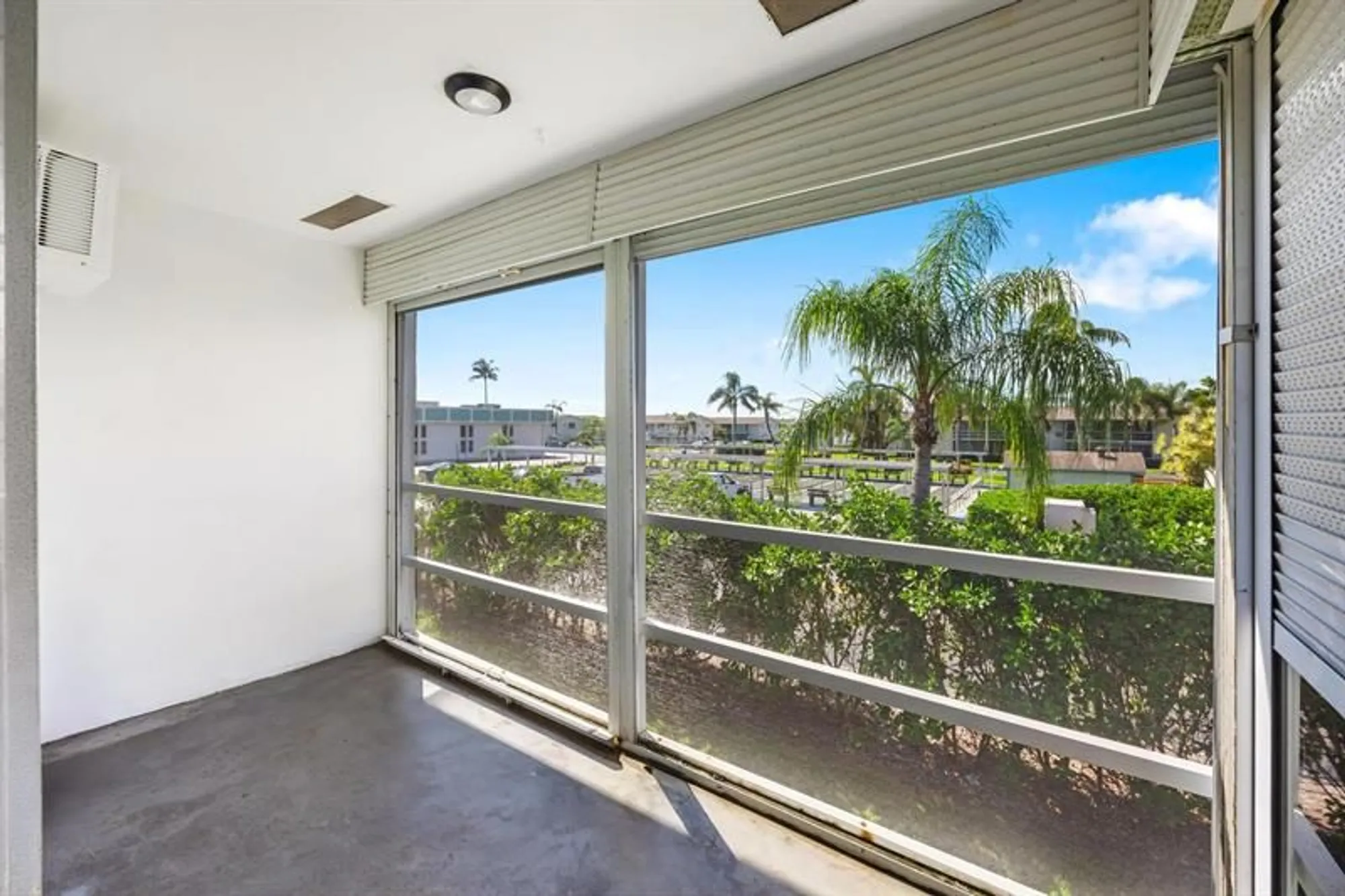 Property Slideshow image 18 of 38 | 480 horizons 207, Boynton Beach, FL, 33435