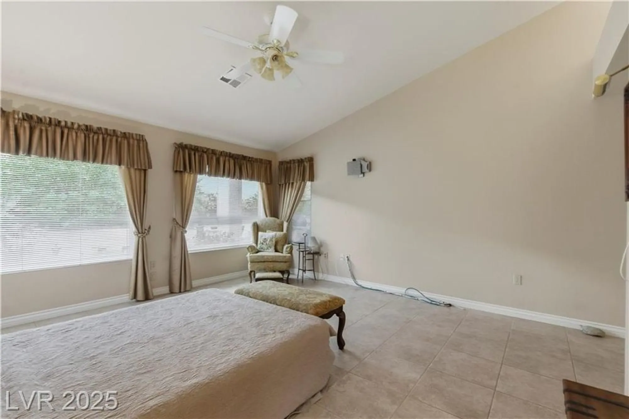 Property Slideshow image 30 of 60 | 8909 meadowood dr, Las Vegas, NV, 89134