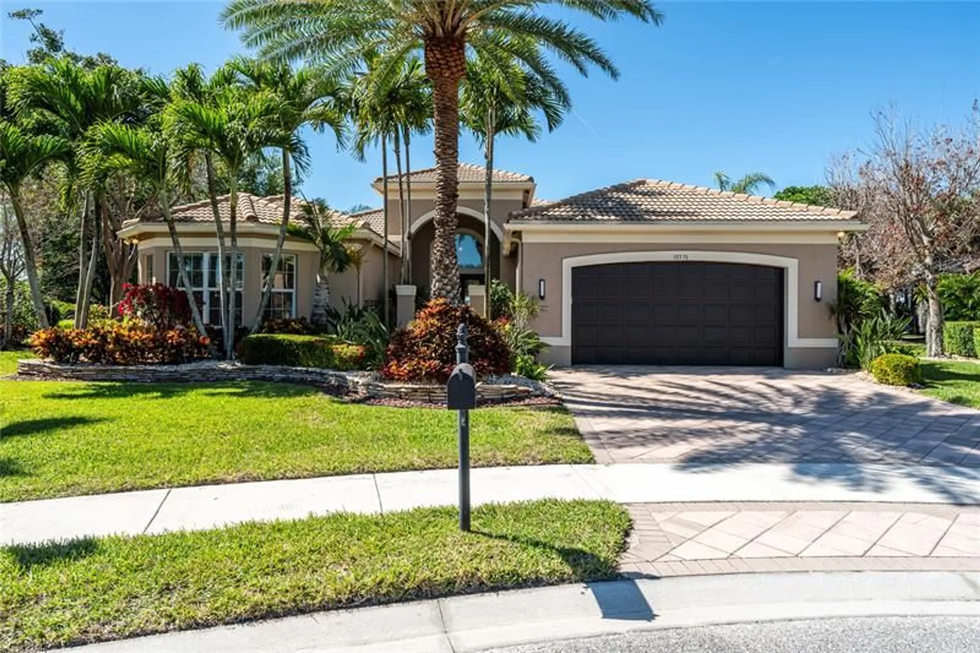 Property Slideshow image 3 of 40 | 10576 whitewind cir, Boynton Beach, FL, 33473