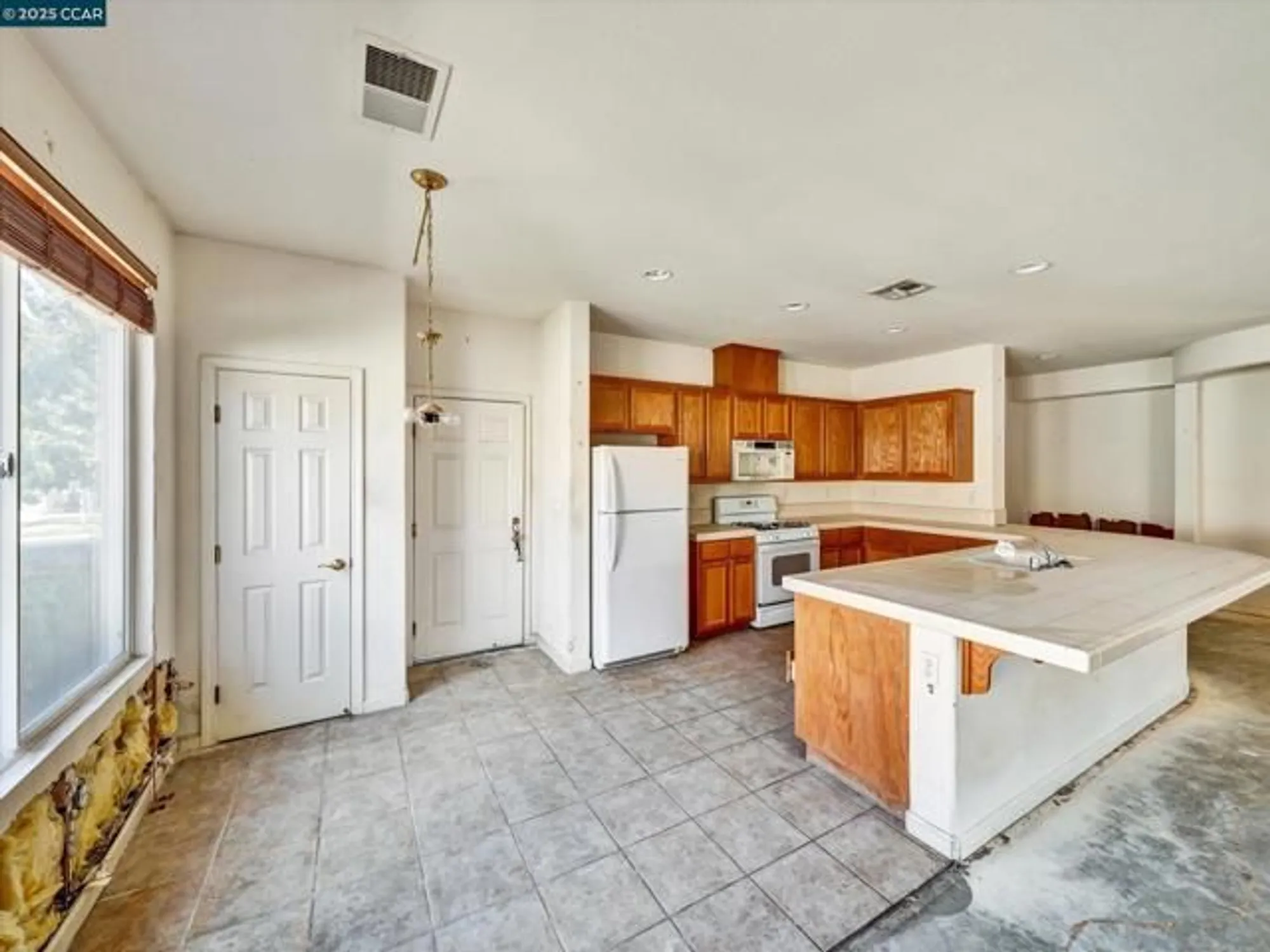 Property Slideshow image 6 of 29 | 329 brockton pl, Rio Vista, CA, 94571