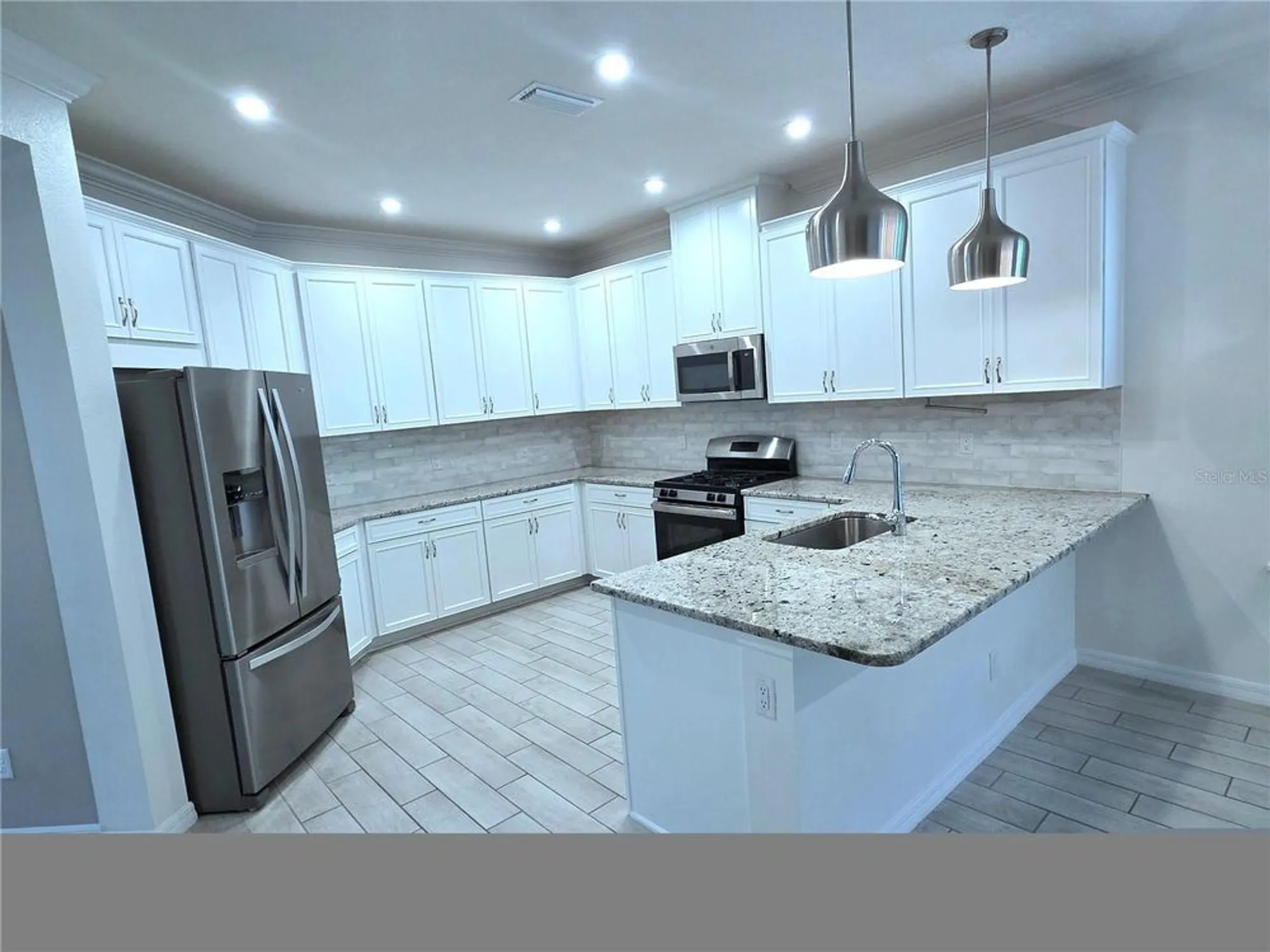 Property Slideshow image 10 of 54 | 5540 summit gln, Bradenton, FL, 34203