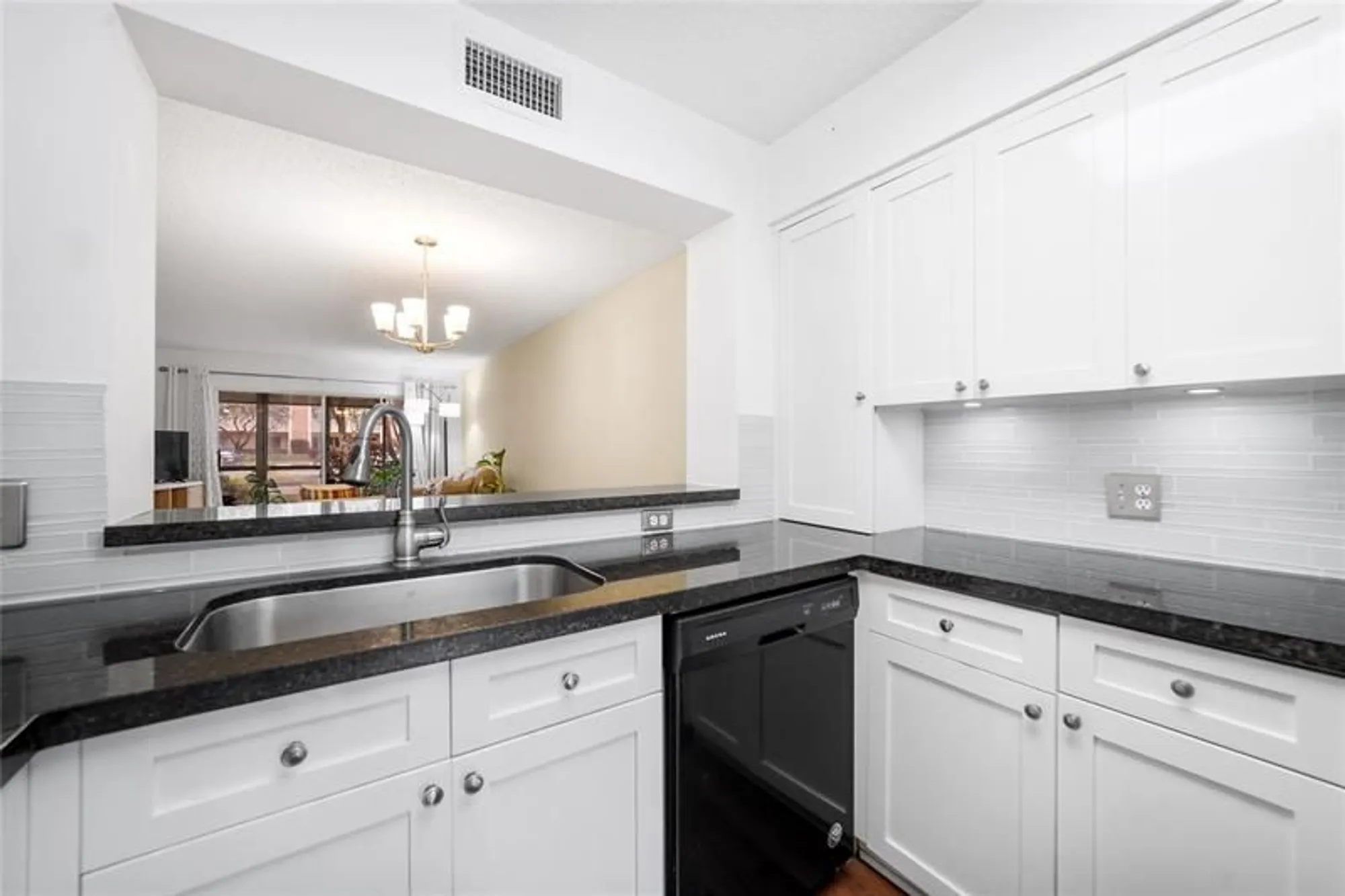 Property Slideshow image 7 of 35 | 7427 n devon dr 108, Tamarac, FL, 33321