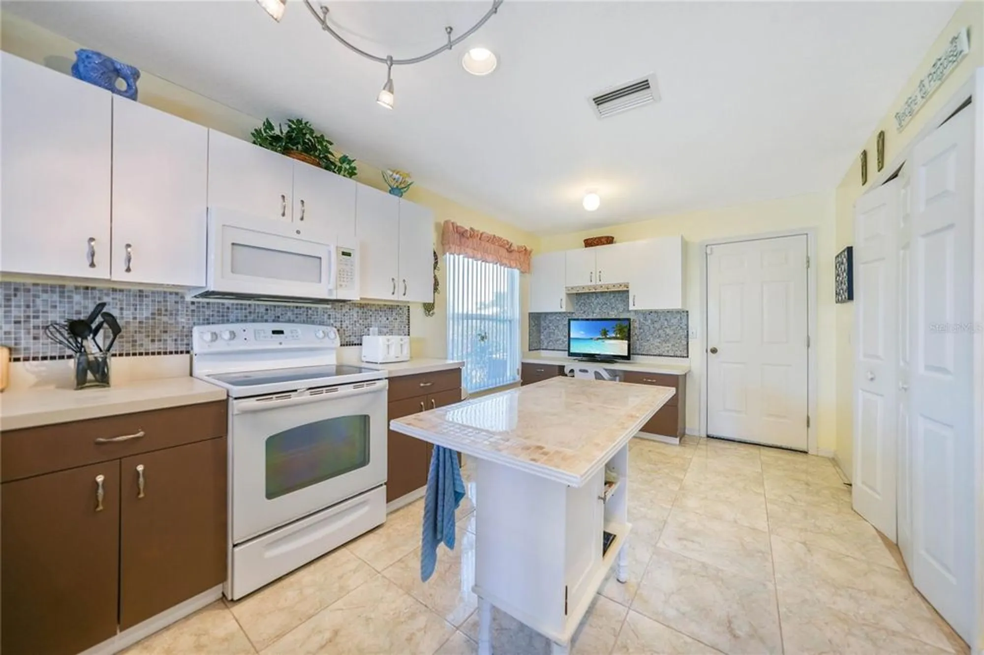 Property Slideshow image 17 of 51 | 1410 islamorada blvd, Punta Gorda, FL, 33955