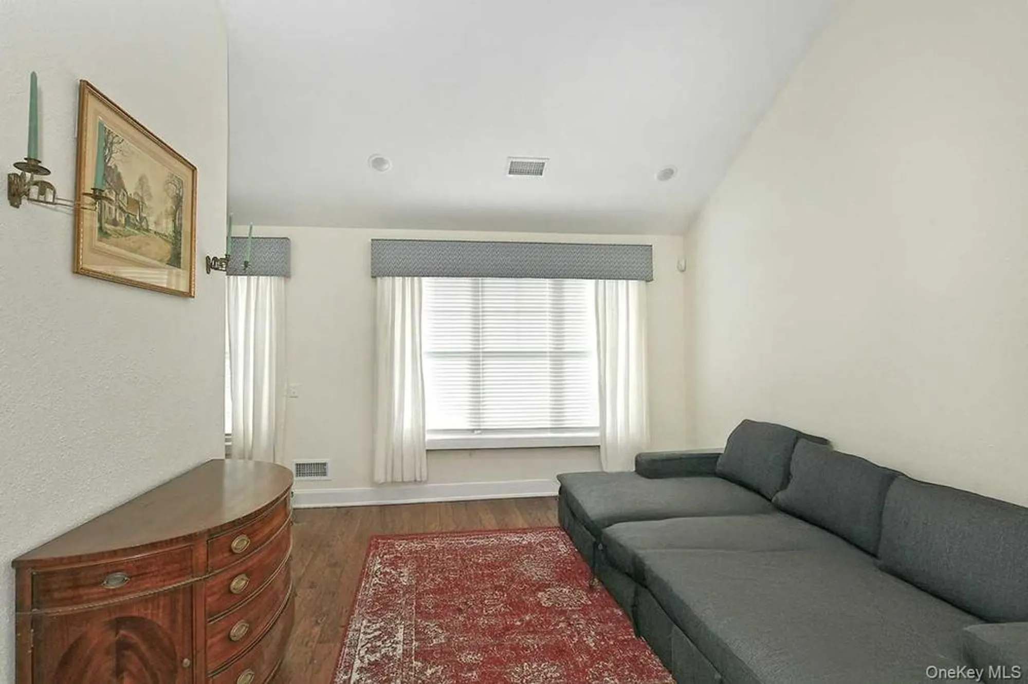Property Slideshow image 7 of 20 | 123 emanuel way, East Meadow, NY, 11554
