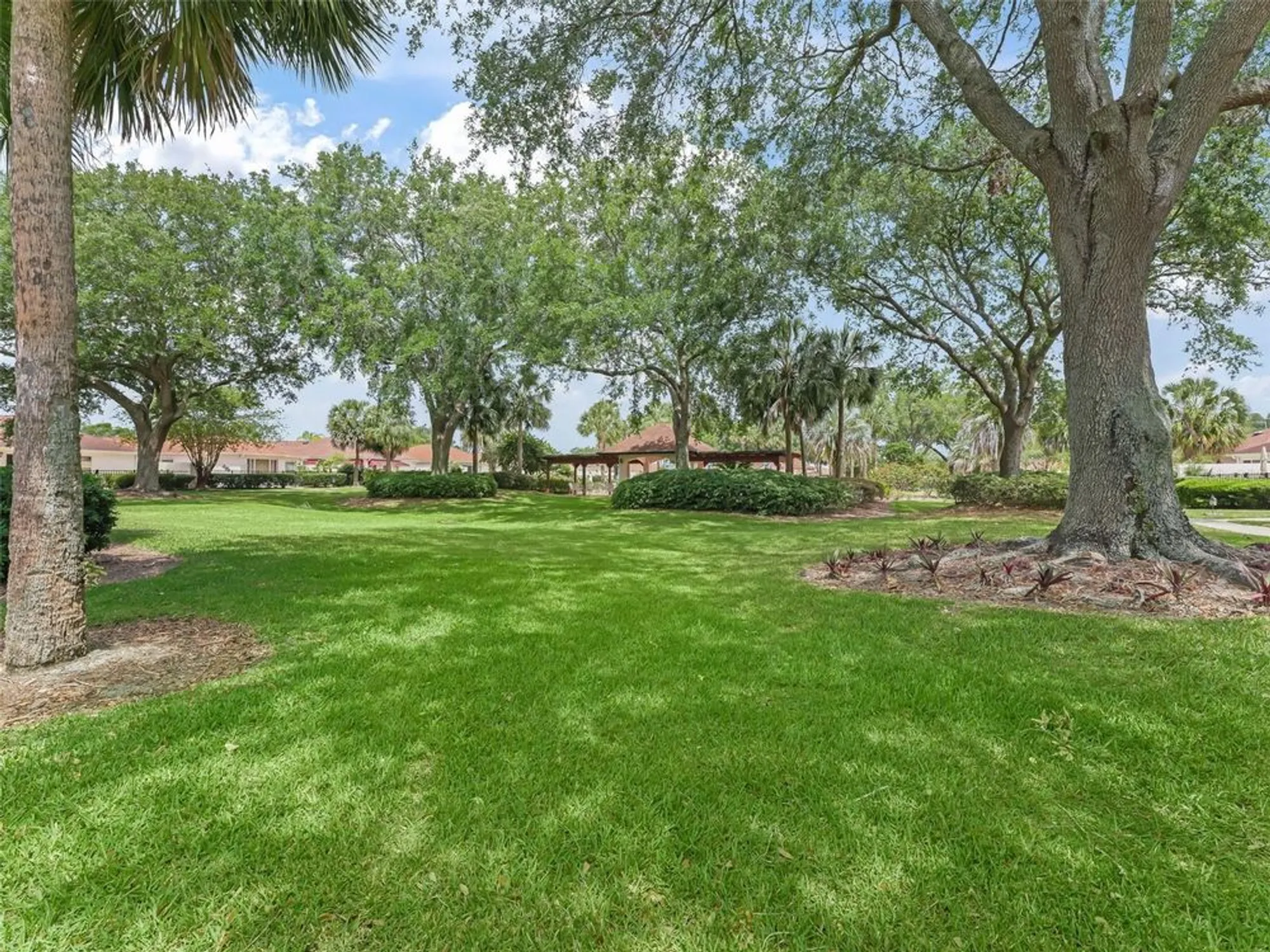 Property Slideshow image 43 of 53 | 744 hernandez dr, The Villages, FL, 32159