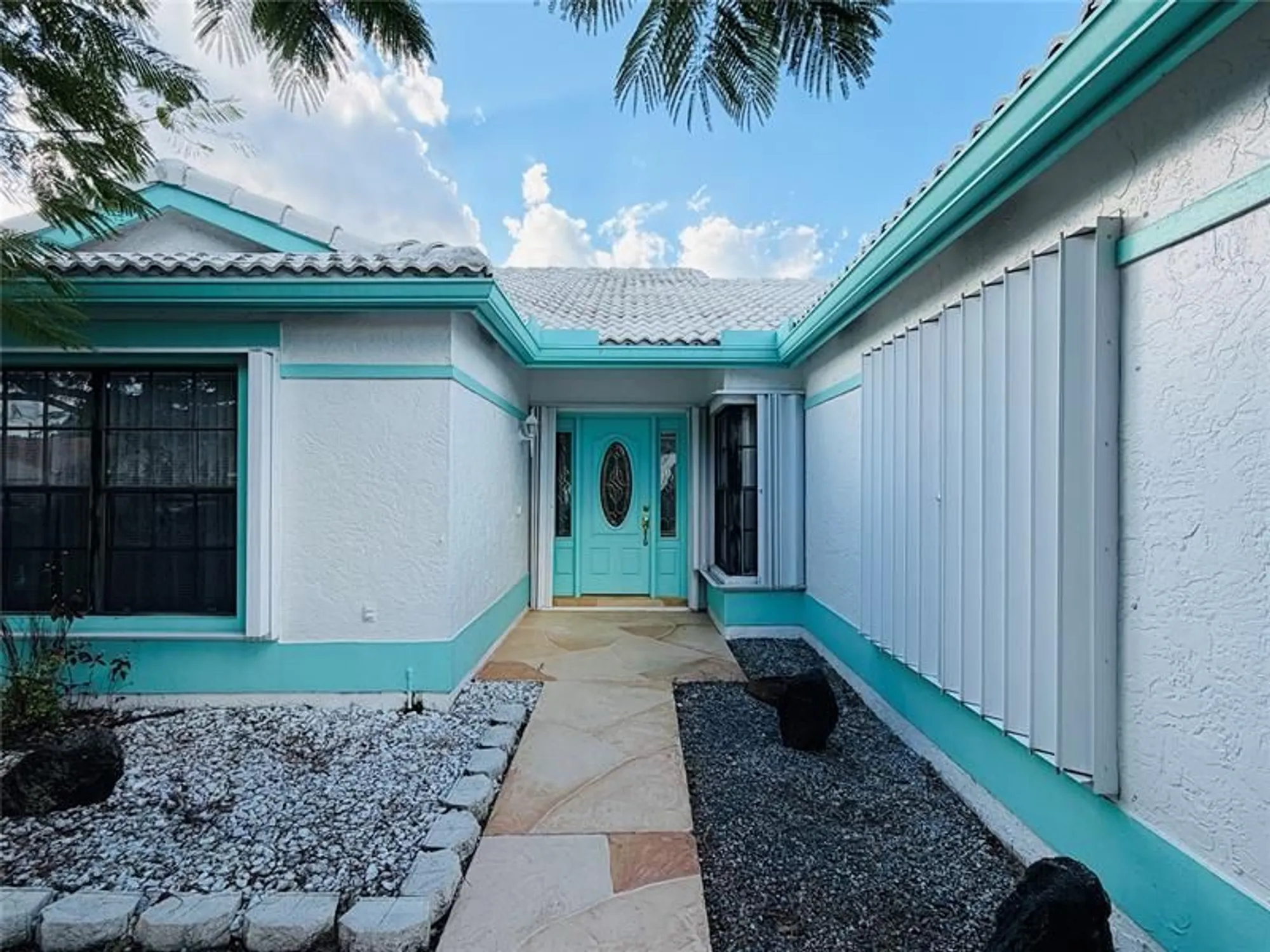 Property Slideshow image 4 of 29 | 7013 nw 107th ave, Tamarac, FL, 33321