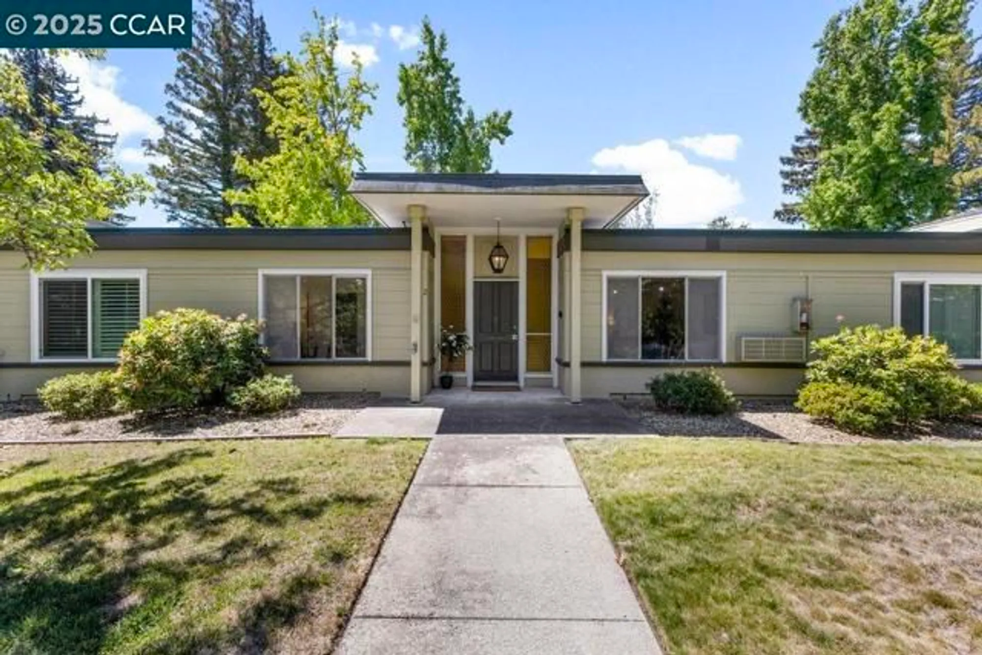 Property Slideshow image 1 of 28 | 1833 skycrest dr 2, Walnut Creek, CA, 94595