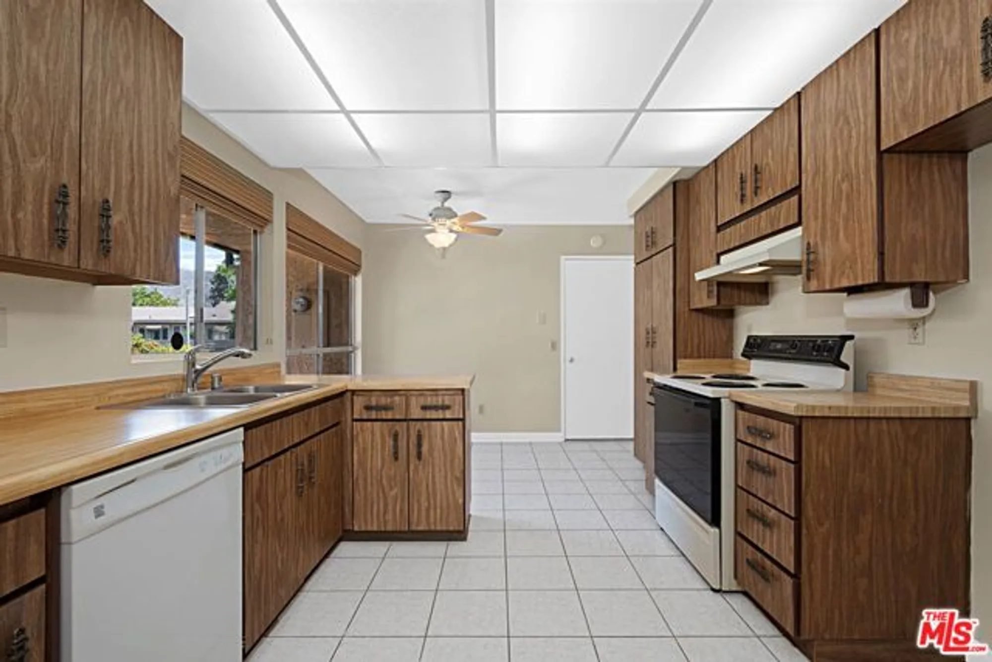 Property Slideshow image 7 of 27 | 25126 village 25, Camarillo, CA, 93012