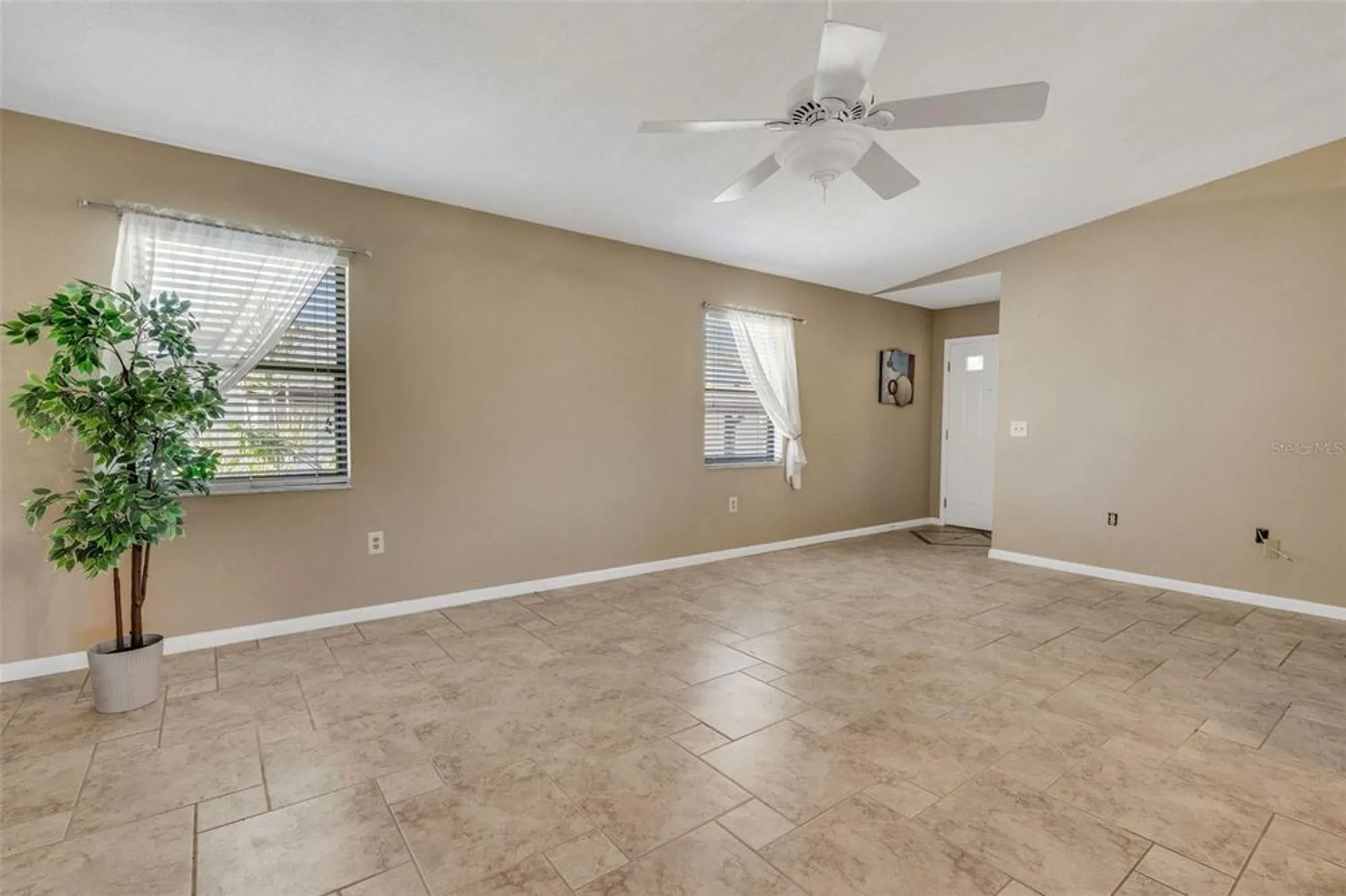 Property Slideshow image 2 of 26 | 3173 sand trap ct, Lakeland, FL, 33810