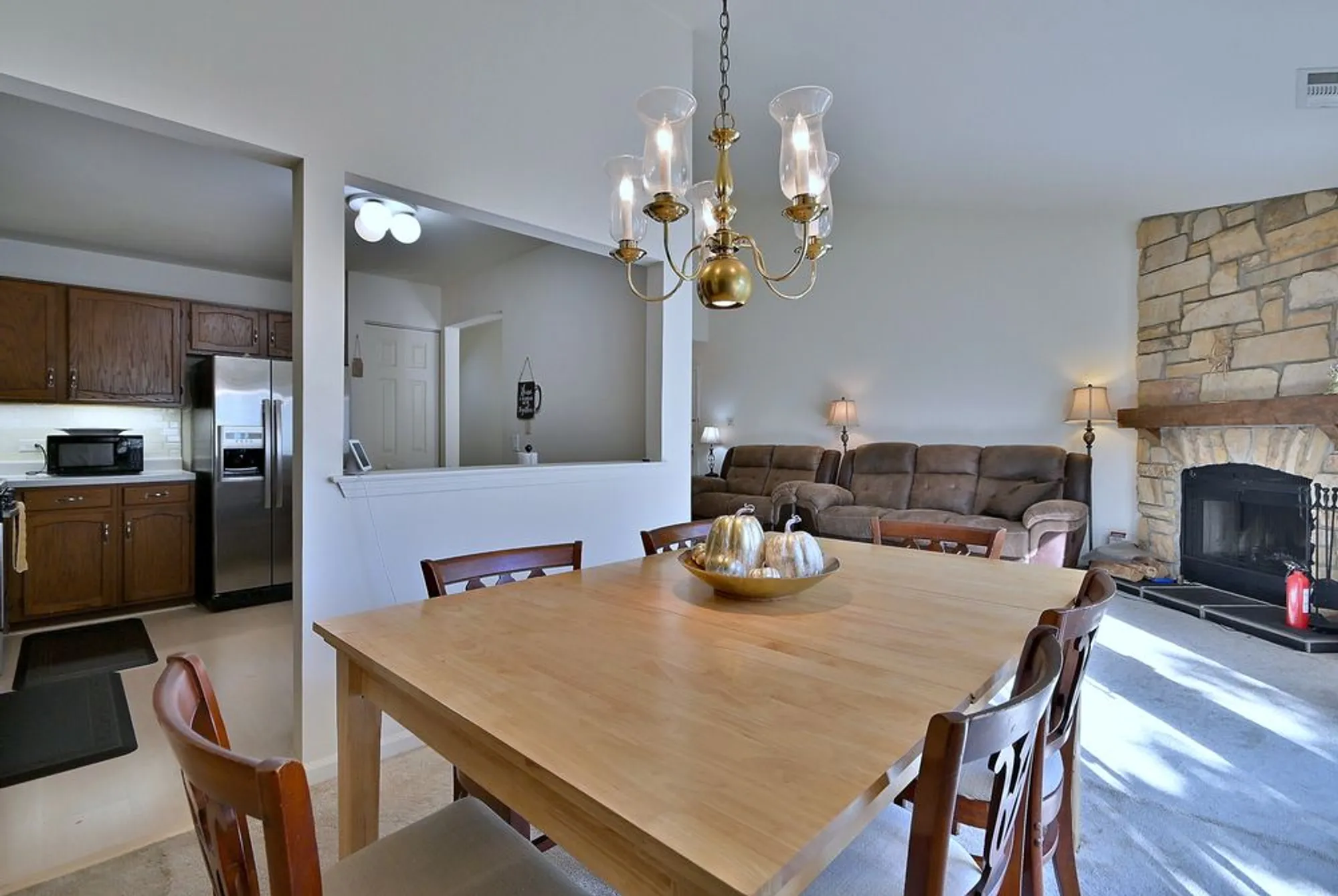 Property Slideshow image 10 of 27 | 509 aberdeen ln c, Prospect Heights, IL, 60070