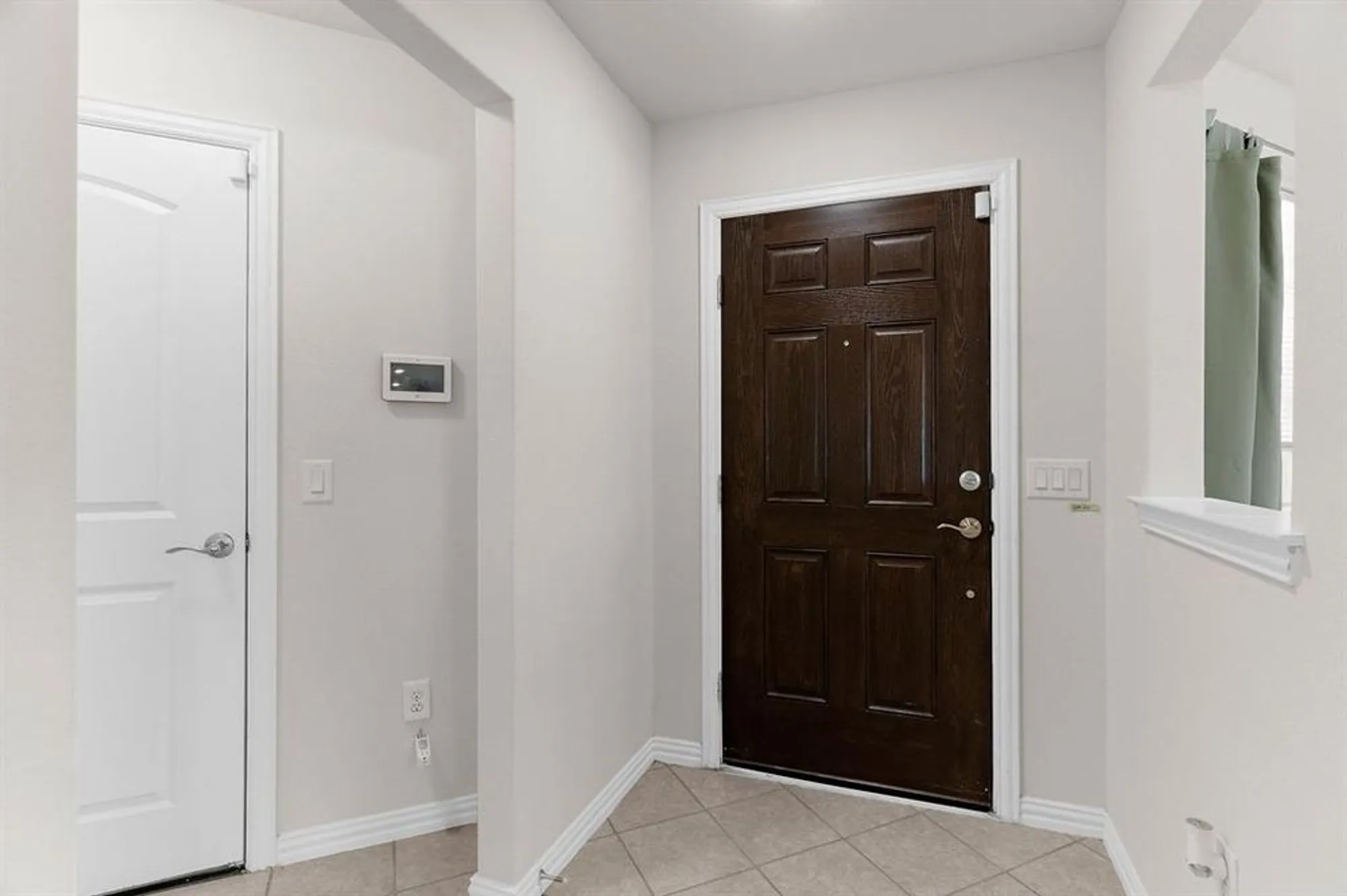 Property Slideshow image 2 of 30 | 825 hidden eddy dr, Mckinney, TX, 75071