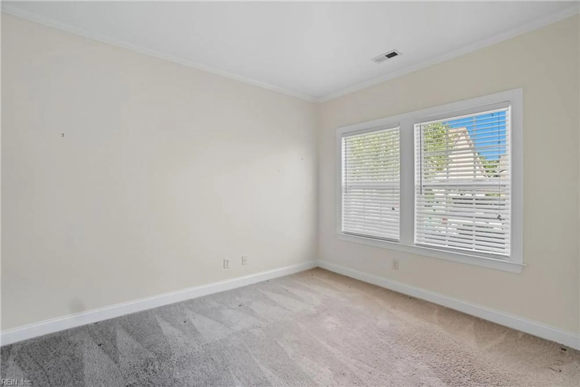 Property Slideshow image 16 of 34 | 1439 thistlewood ln, Chesapeake, VA, 23320