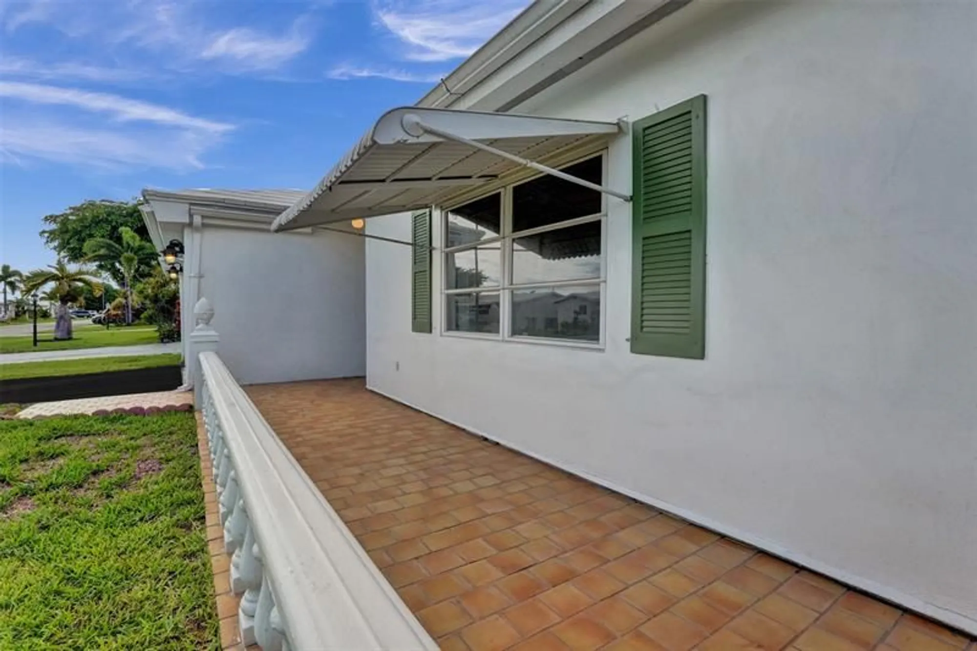 Property Slideshow image 4 of 17 | 340 nw 25th ct, Pompano Beach, FL, 33064