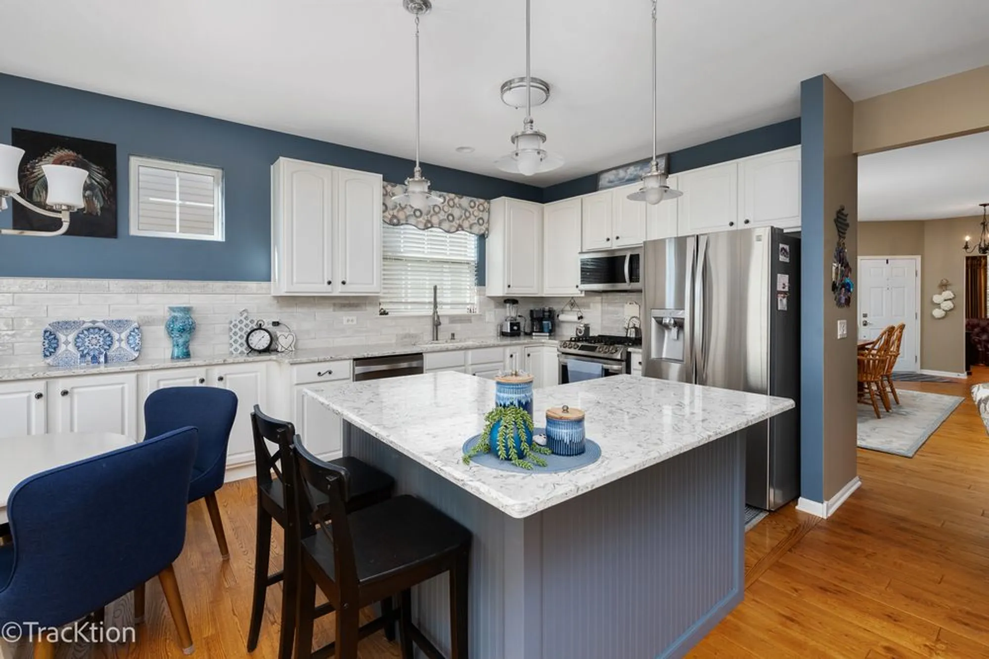 Property Slideshow image 10 of 30 | 21123 sterling lake ct, Crest Hill, IL, 60403