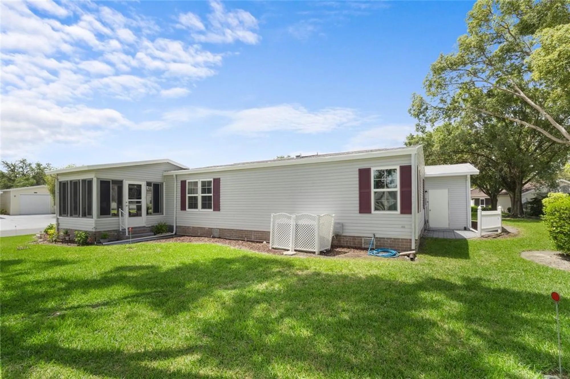 Property Slideshow image 25 of 38 | 25333 casa del lago ln, Leesburg, FL, 34748