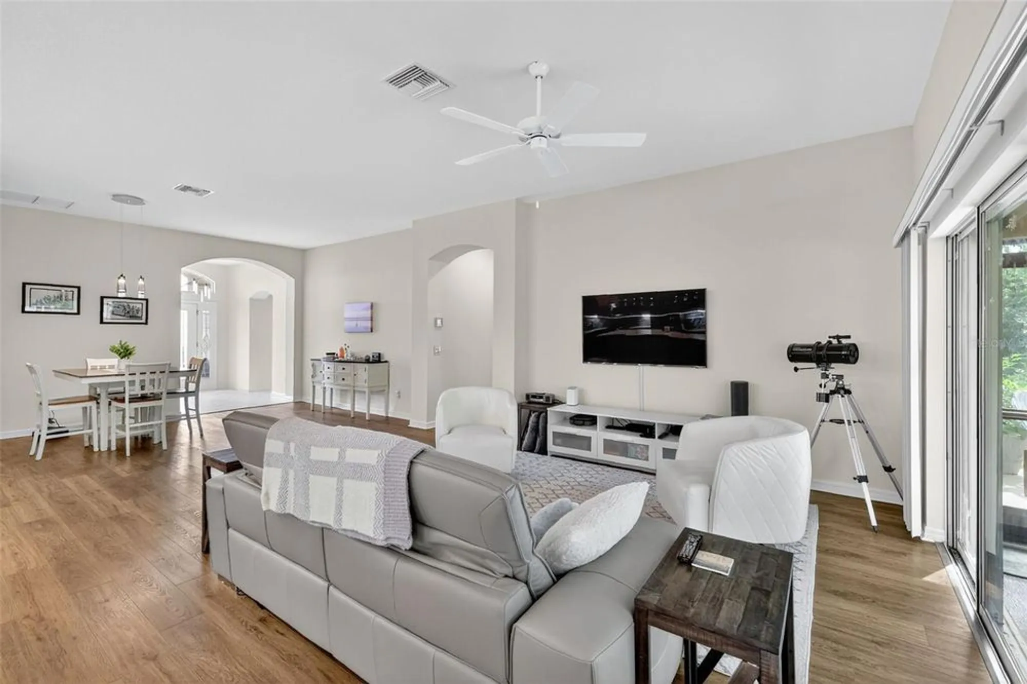 Property Slideshow image 25 of 54 | 10063 lake miona way, Oxford, FL, 34484