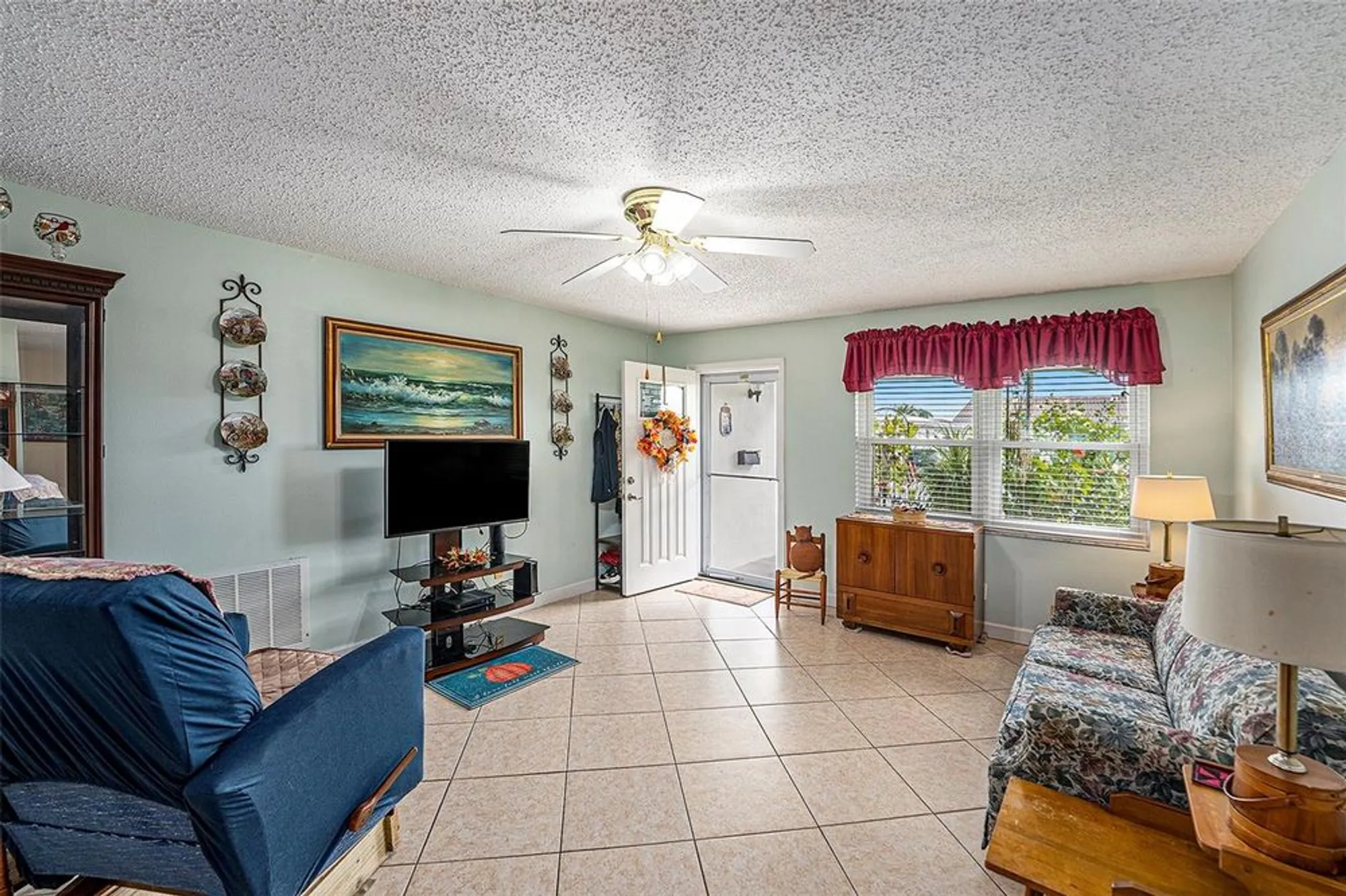 Property Slideshow image 6 of 26 | 3457 101st ter, Pinellas Park, FL, 33782