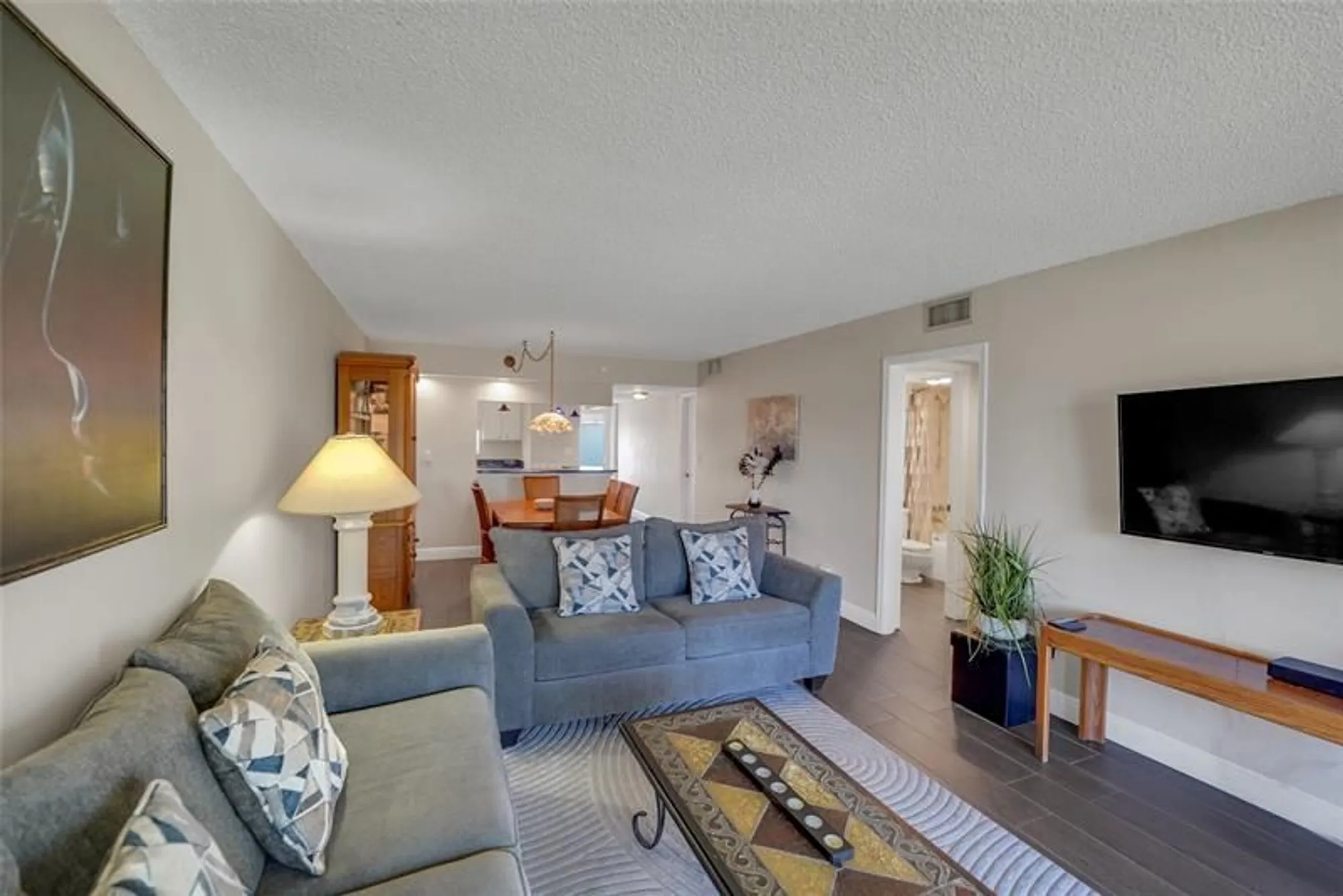 Property Slideshow image 17 of 50 | 8980 s hollybrook blvd 304, Pembroke Pines, FL, 33025