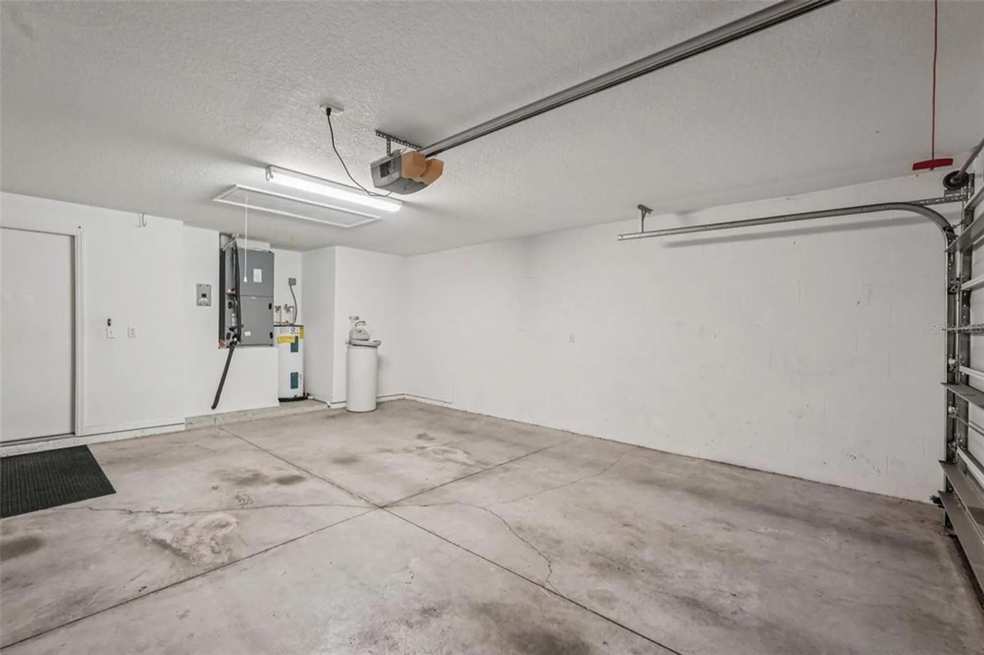 Property Slideshow image 33 of 61 | 2114 worthington greens dr, Sun City Center, FL, 33573