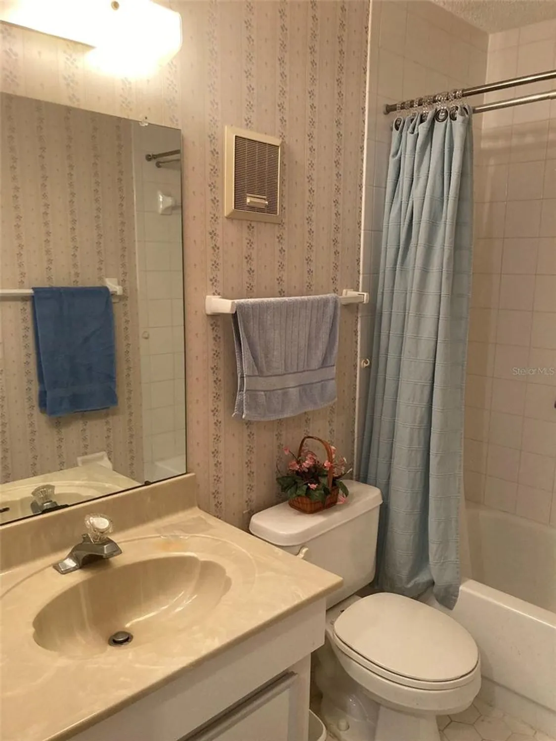 Property Slideshow image 19 of 50 | 8174 terrace garden dr n unit 307, St Petersburg, FL, 33709