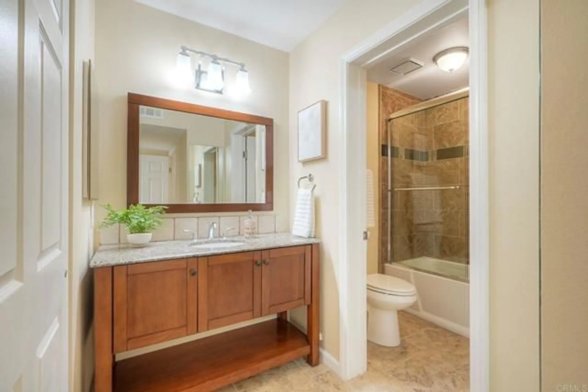 Property Slideshow image 14 of 28 | 220 s shorehang ln, Encinitas, CA, 92024