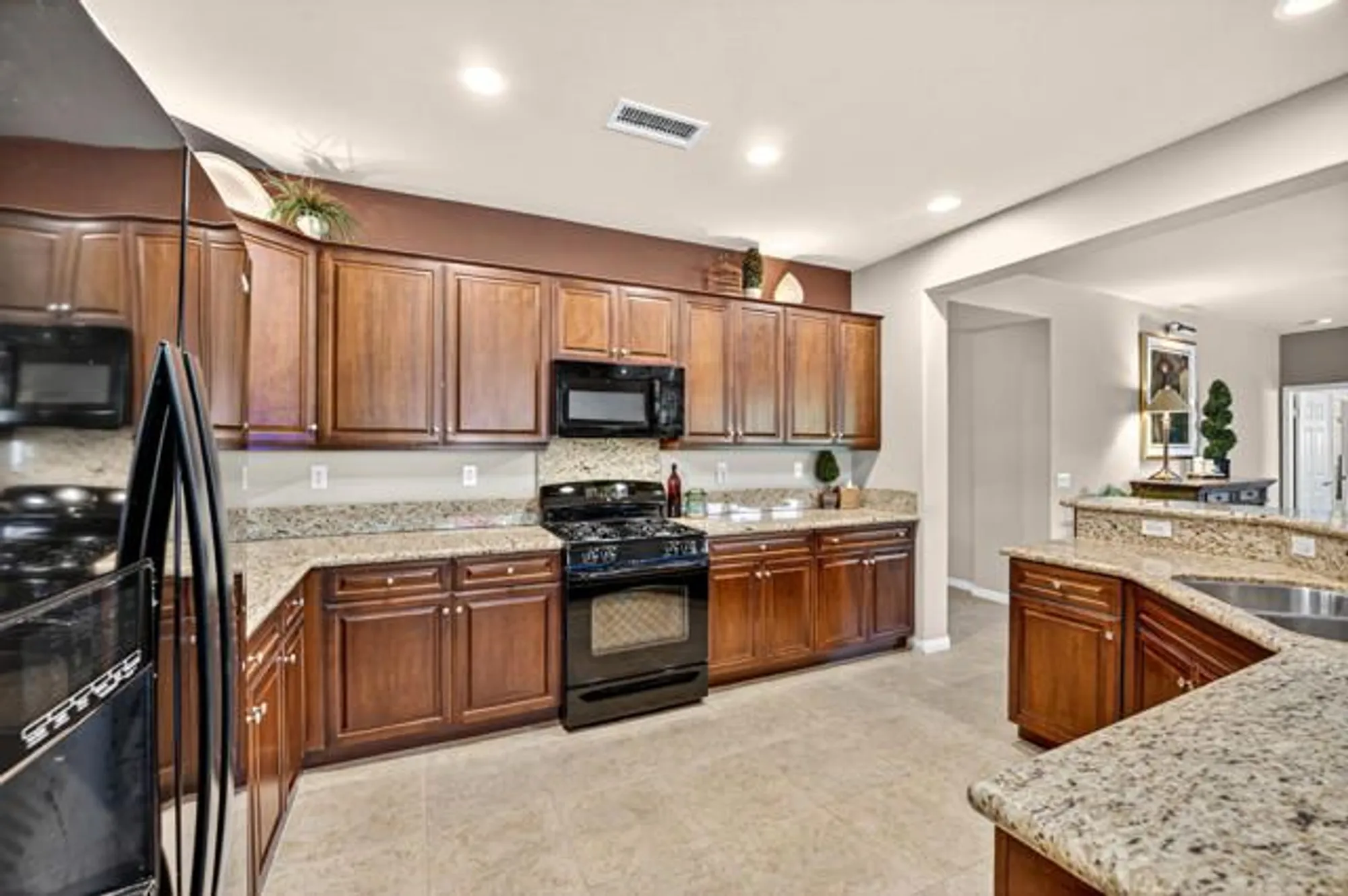 Property Slideshow image 13 of 66 | 39492 camino piscina, Indio, CA, 92203