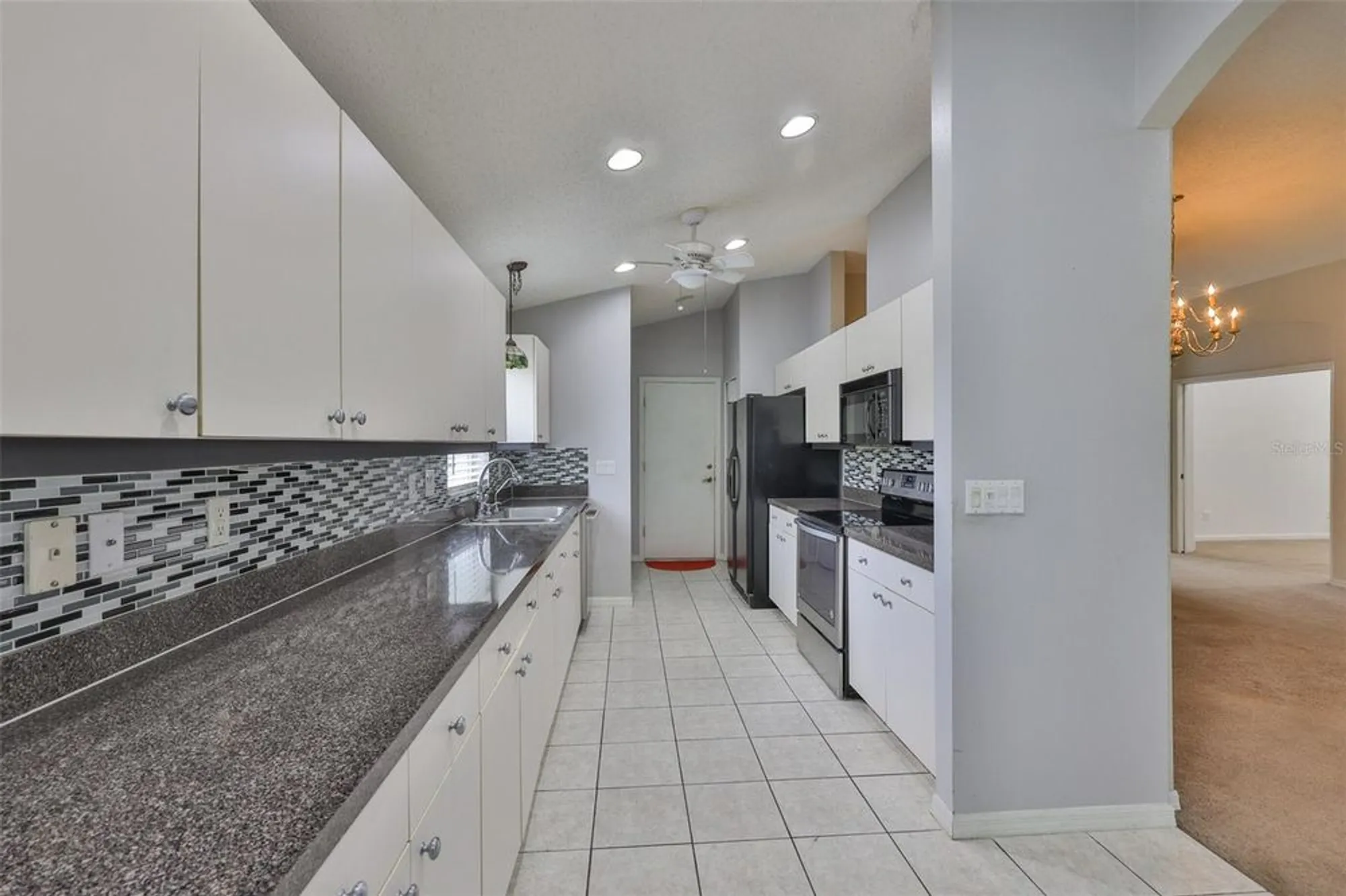 Property Slideshow image 18 of 59 | 920 villeroy greens dr, Sun City Center, FL, 33573