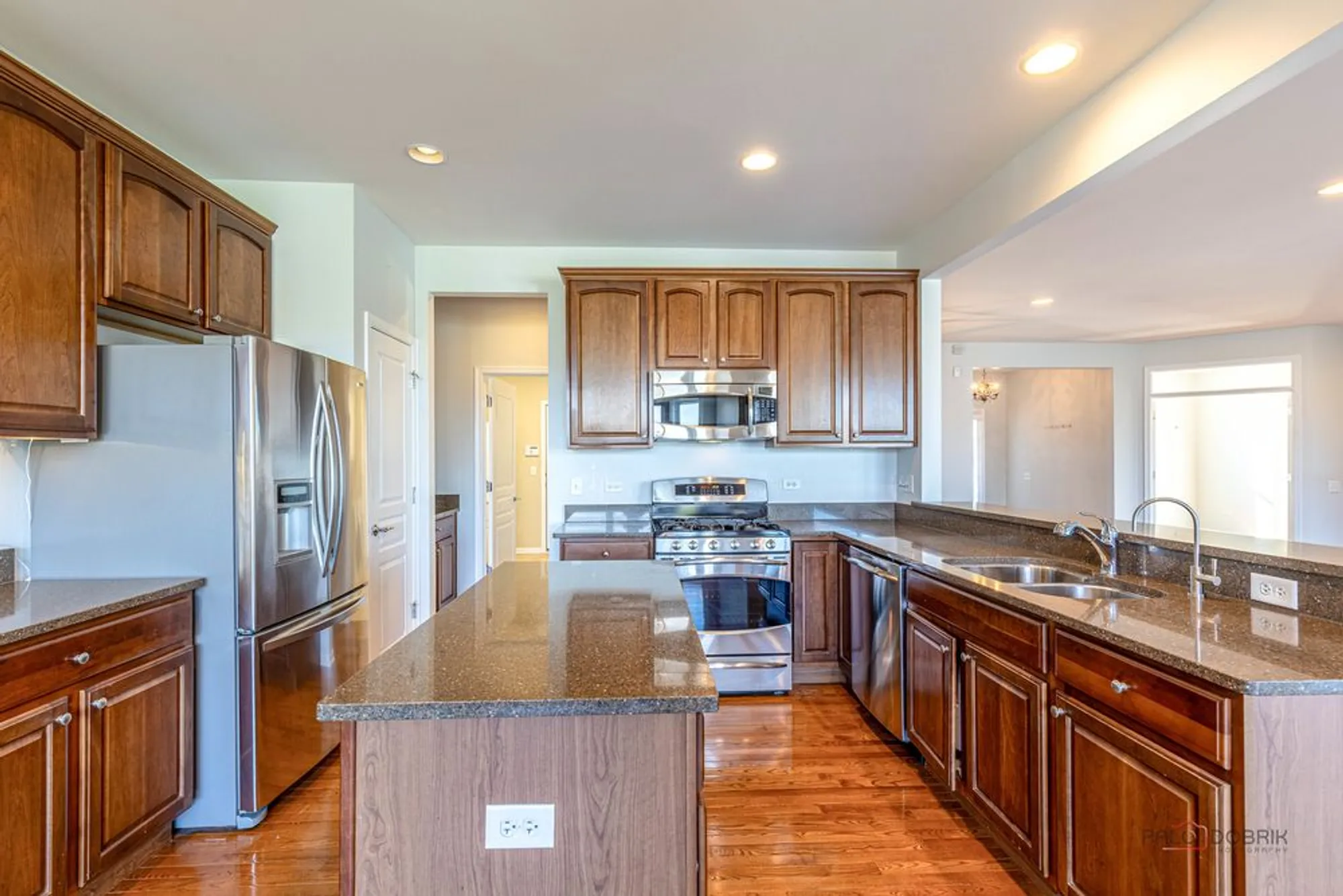 Property Slideshow image 15 of 39 | 3768 canton cir, Mundelein, IL, 60060