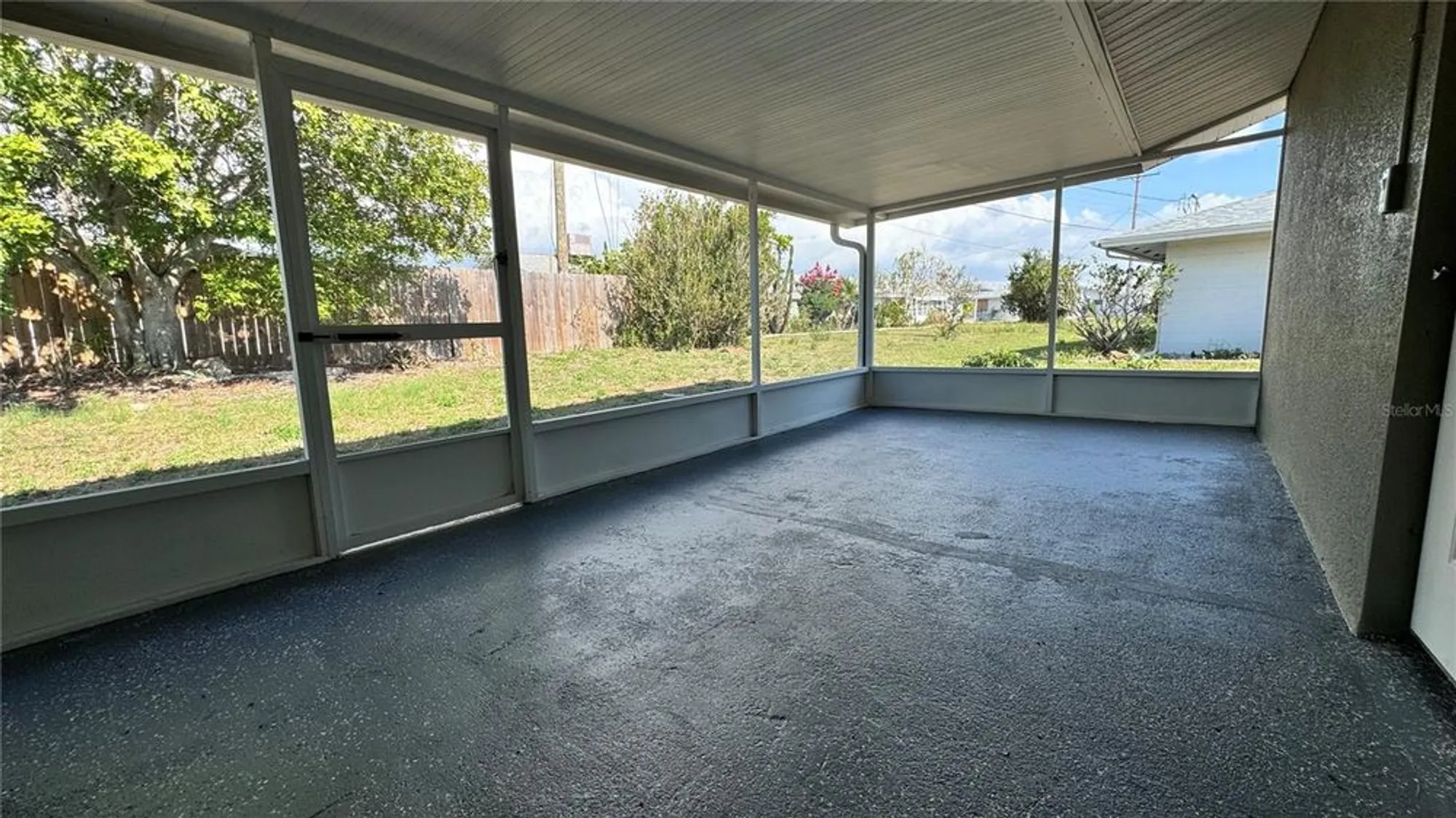 Property Slideshow image 13 of 25 | 1735 council dr, Sun City Center, FL, 33573