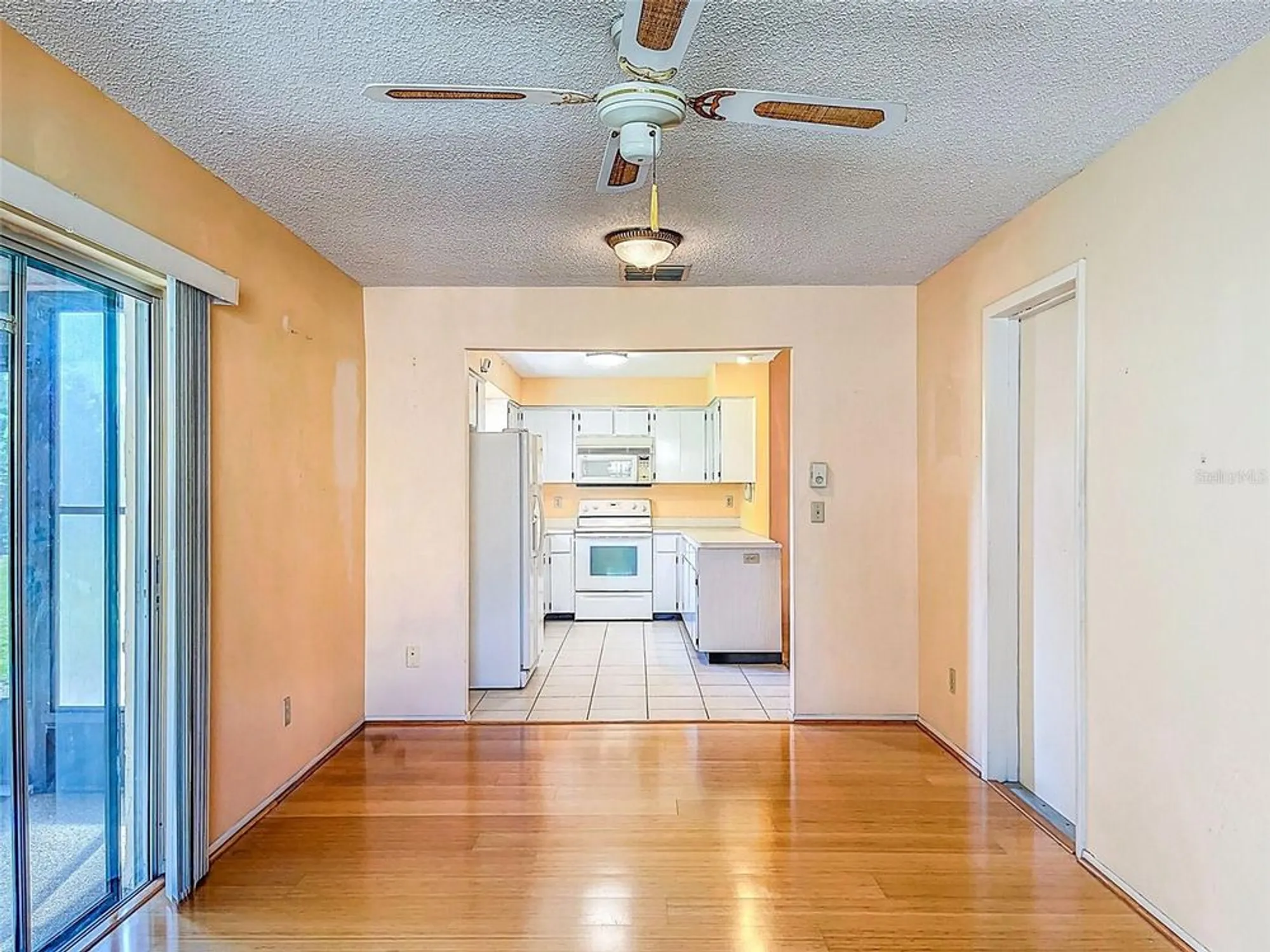 Property Slideshow image 18 of 51 | 1637 caledonia dr, Palm Harbor, FL, 34684