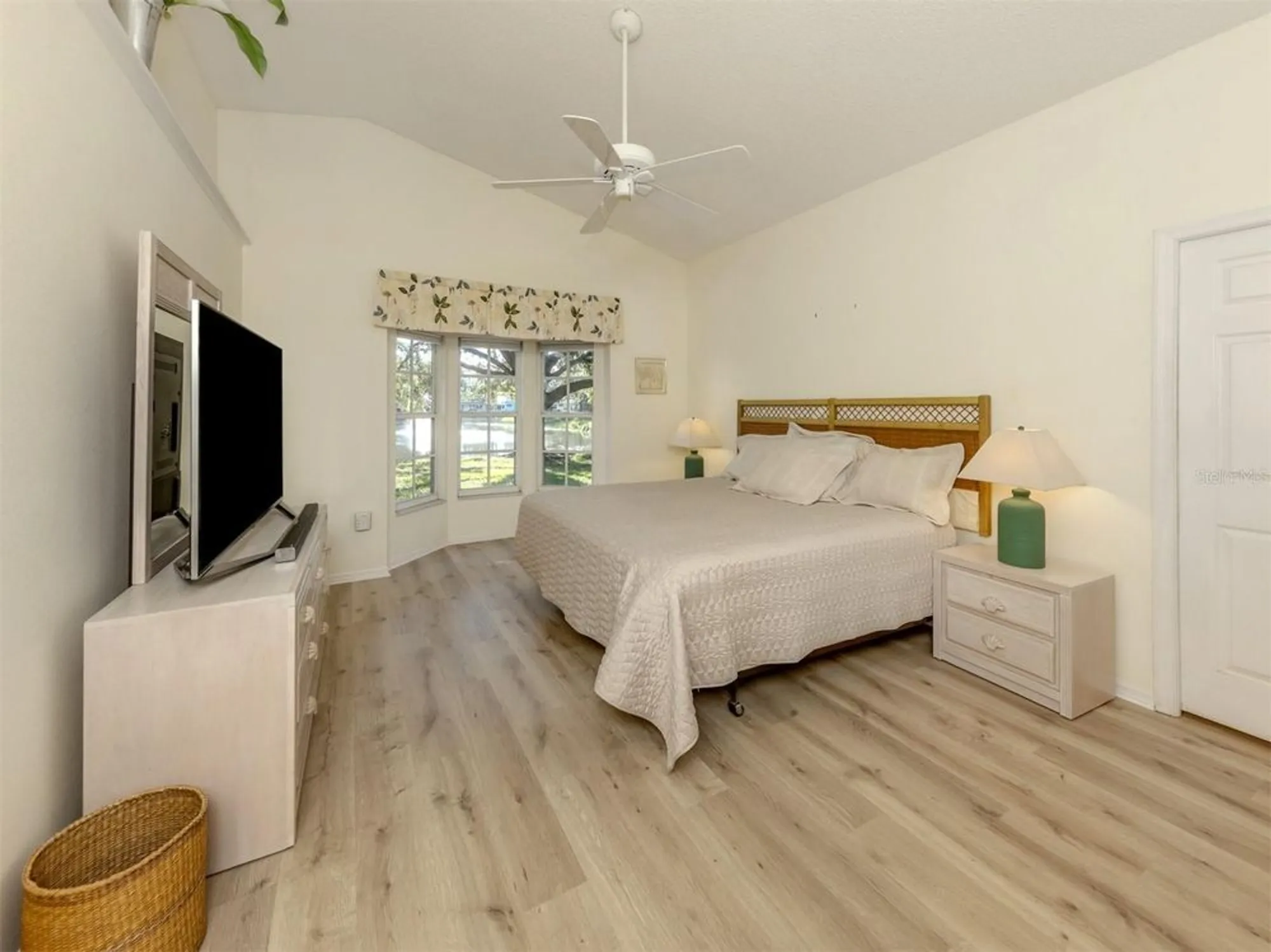 Property Slideshow image 17 of 83 | 503 clubside cir 47, Venice, FL, 34293