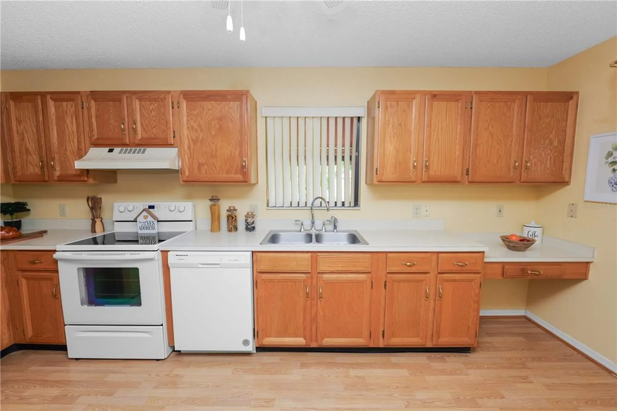 Property Slideshow image 10 of 34 | 1038 parakeet trl, Lakeland, FL, 33809