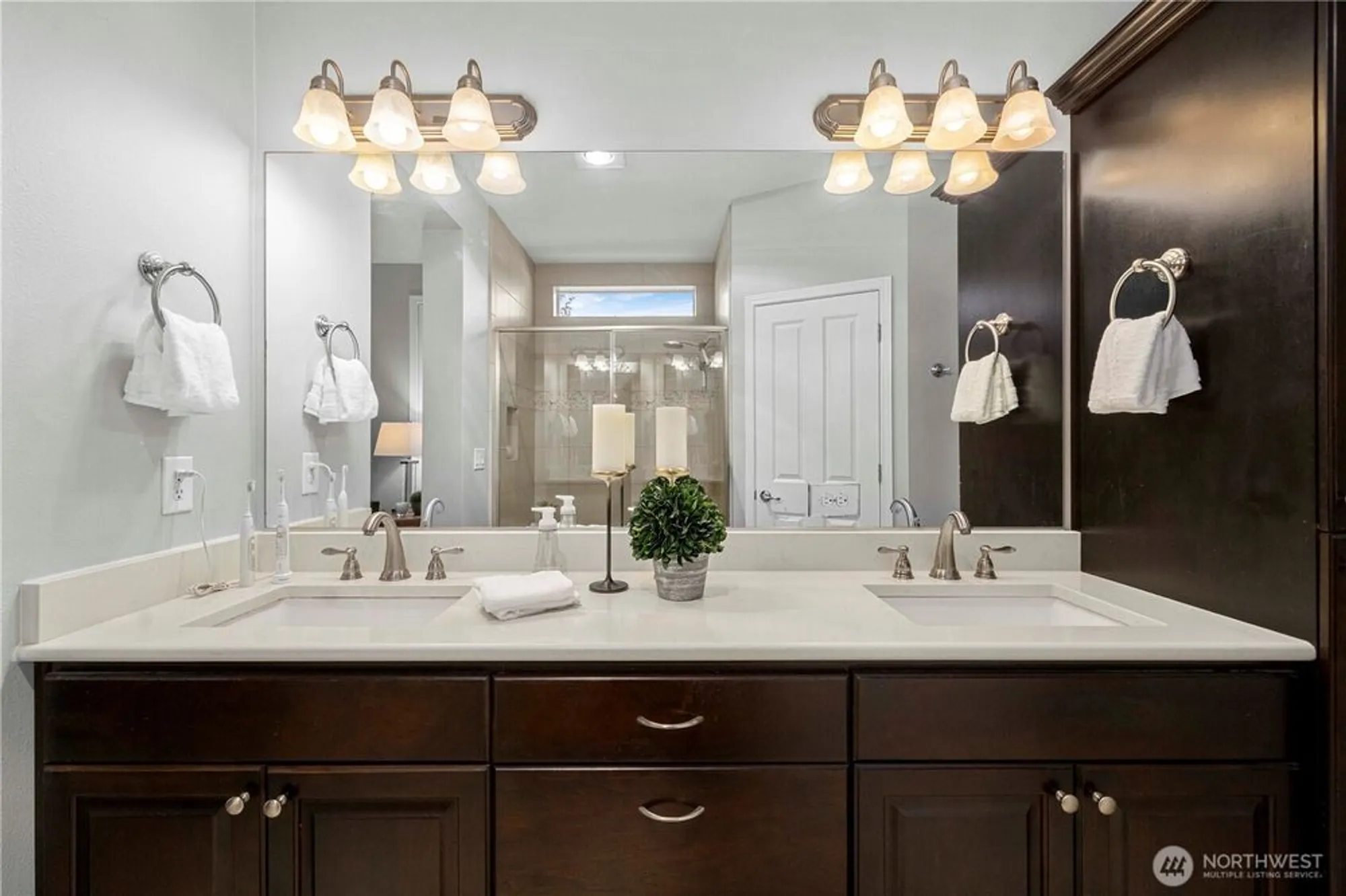 Property Slideshow image 15 of 33 | 14613 knoll park ct, Bonney Lake, WA, 98391