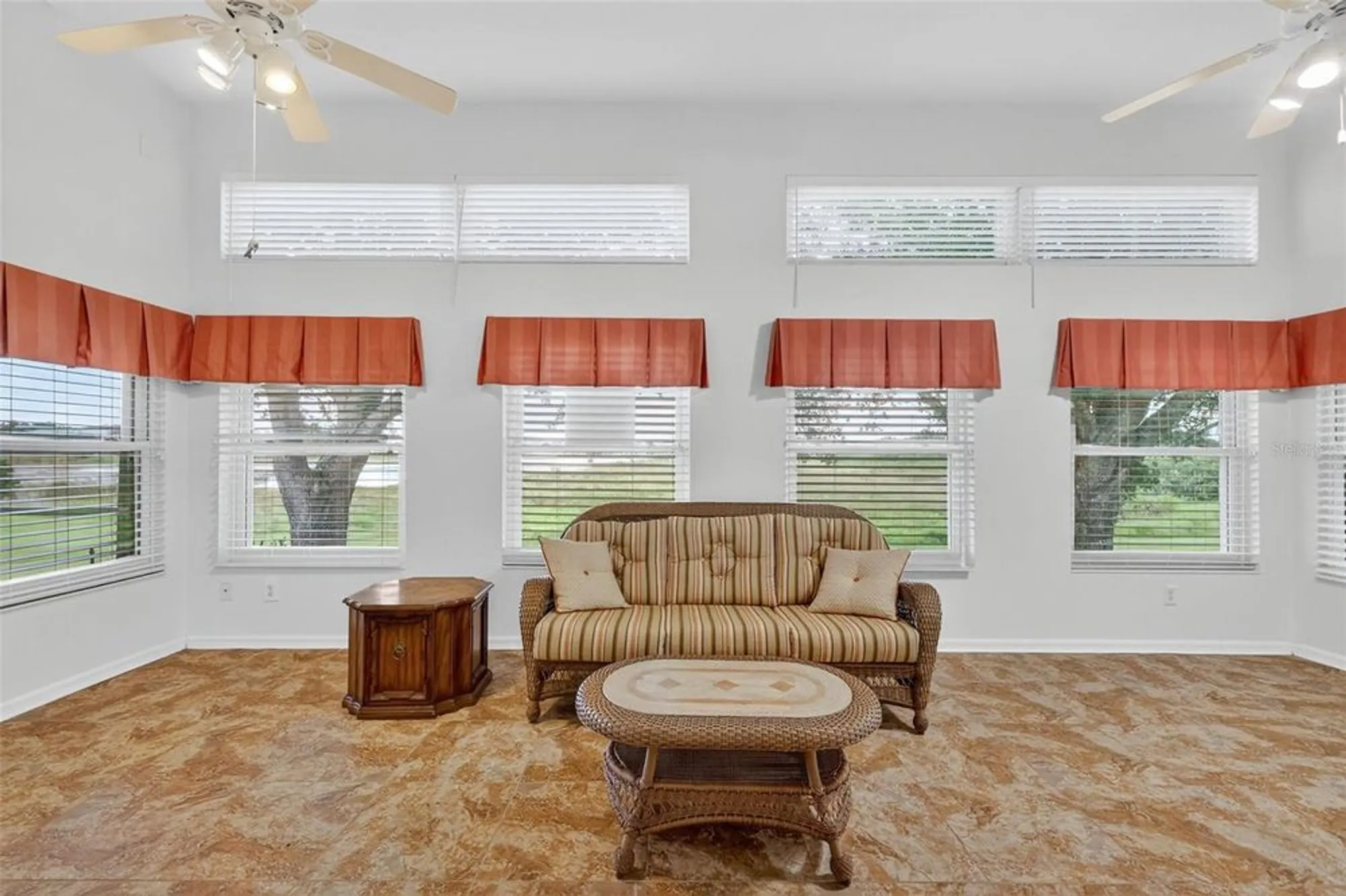 Property Slideshow image 16 of 41 | 4822 sawgrass lake cir, Leesburg, FL, 34748