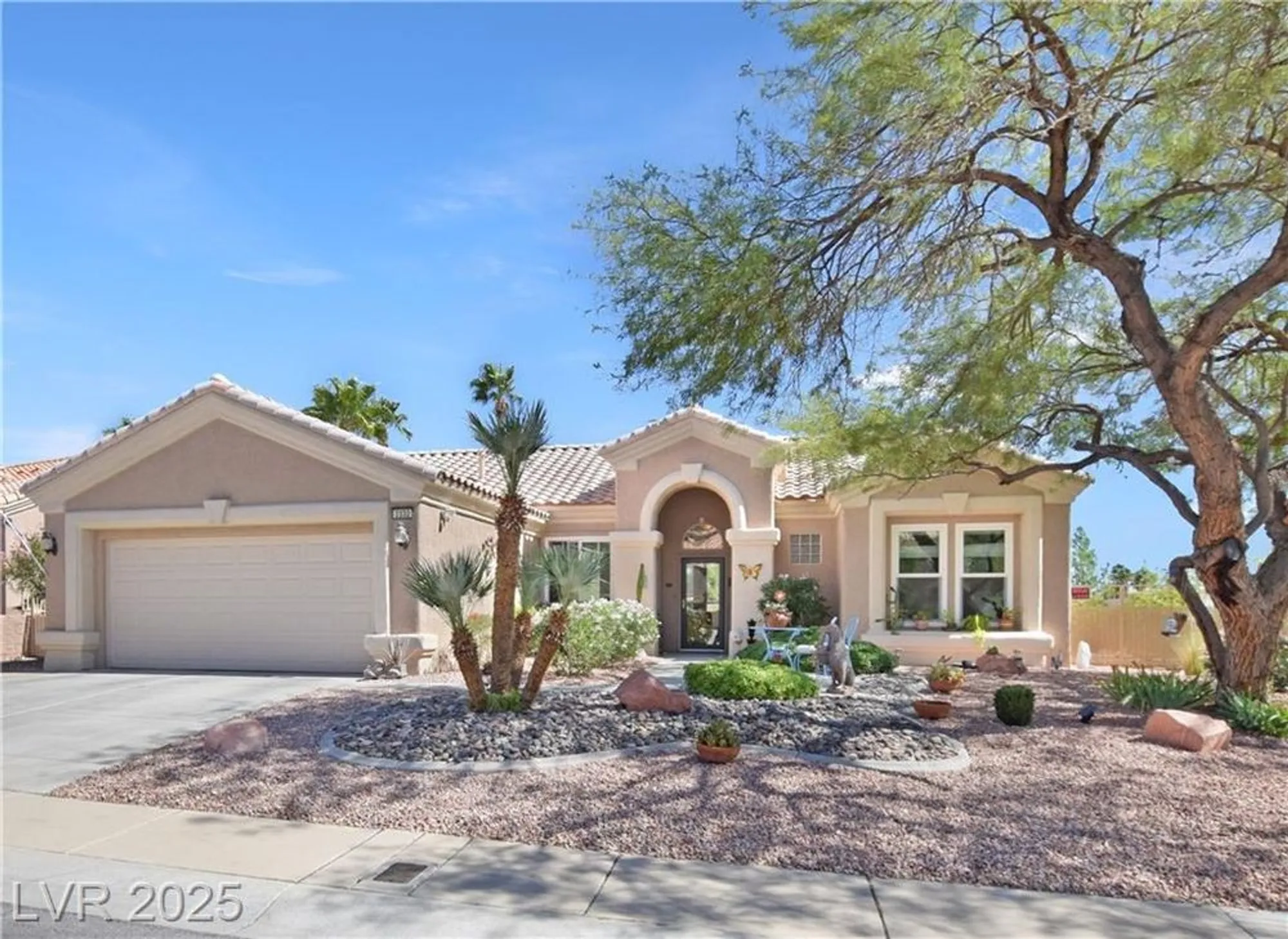 Property Slideshow image 1 of 40 | 2332 rumriver st, Las Vegas, NV, 89134