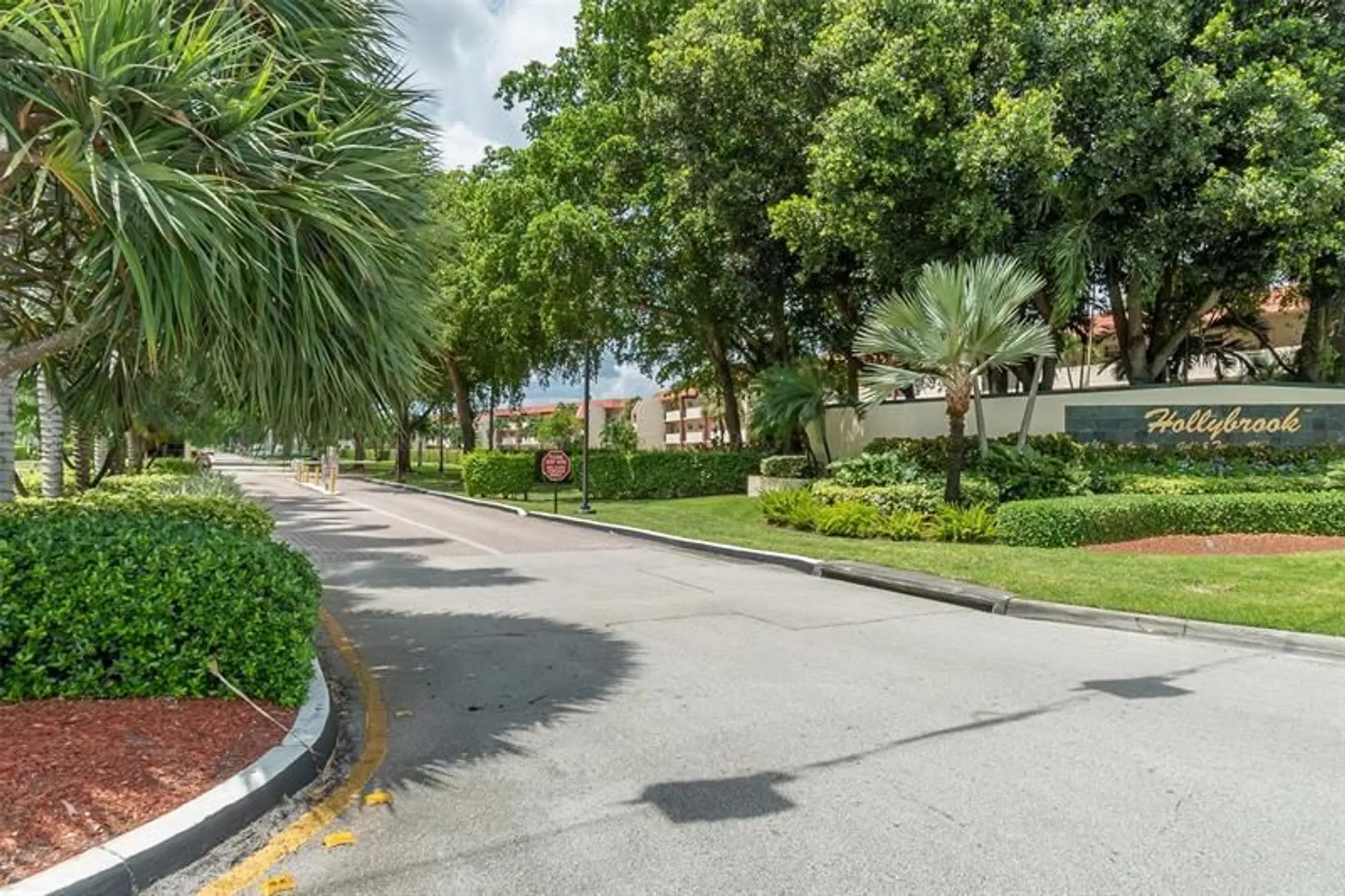 Property Slideshow image 55 of 56 | 9320 s hollybrook lake dr 103, Pembroke Pines, FL, 33025
