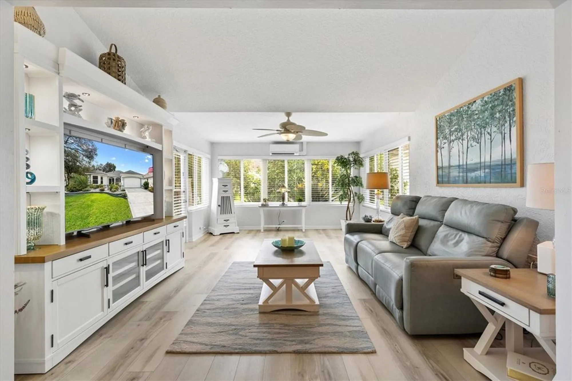 Property Slideshow image 15 of 45 | 515 loma paseo dr, Lady Lake, FL, 32159