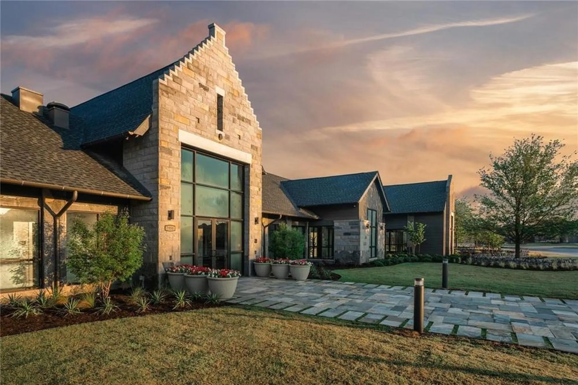 Property Slideshow image 27 of 31 | 8120 isle of skye, Lewisville, TX, 75056