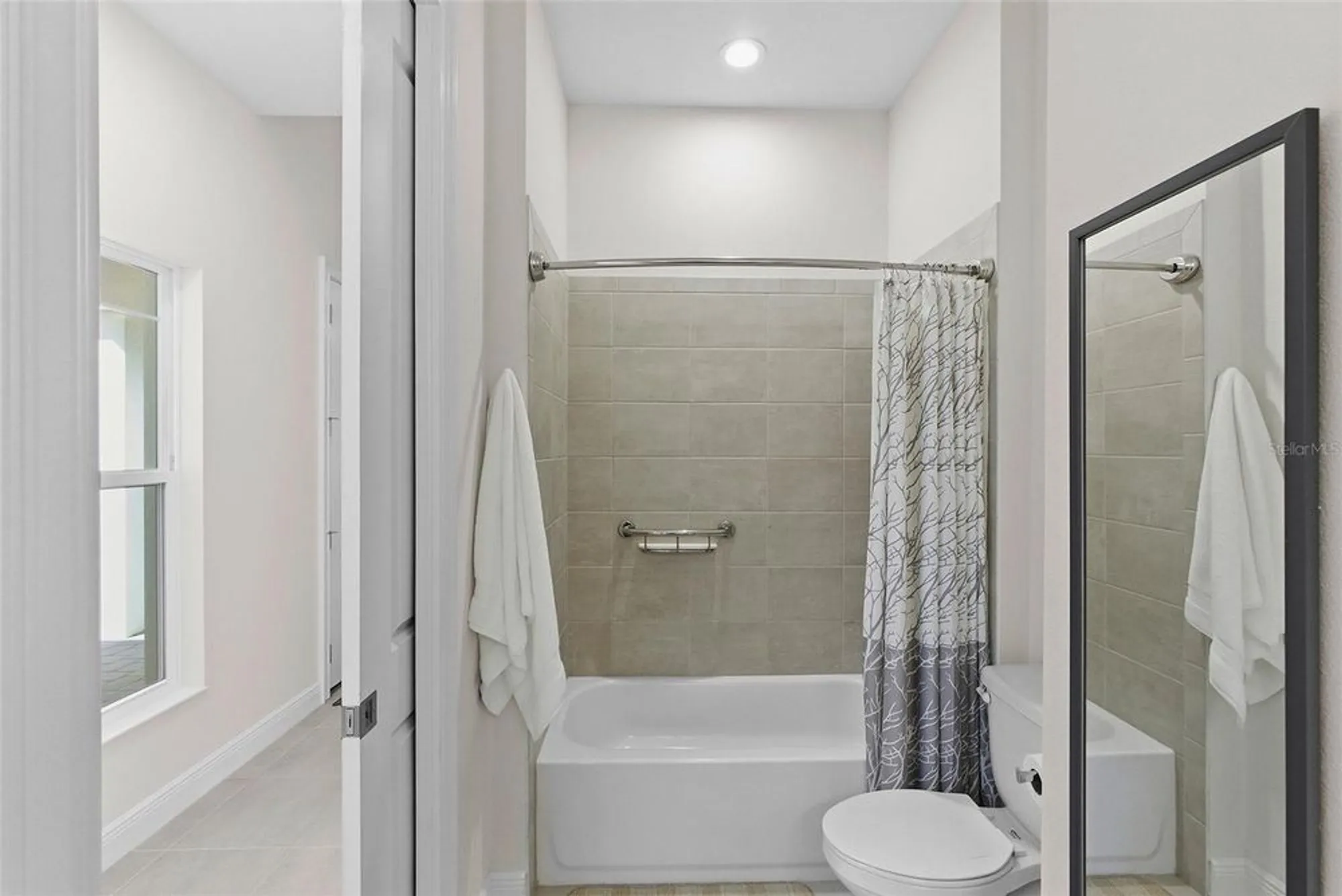 Property Slideshow image 38 of 62 | 5090 greens dr, Lady Lake, FL, 32159