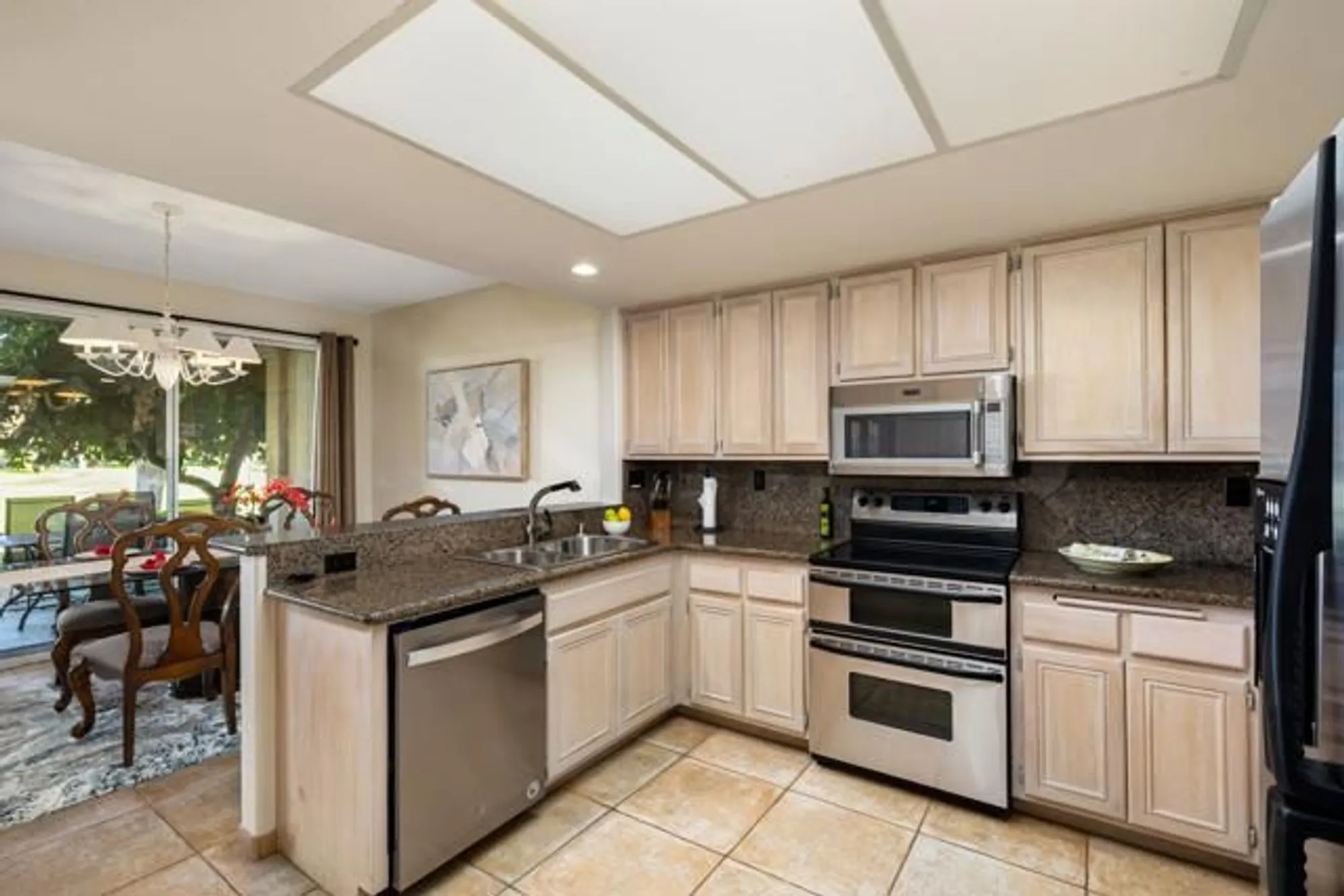 Property Slideshow image 8 of 50 | 55406 laurel vly, La Quinta, CA, 92253