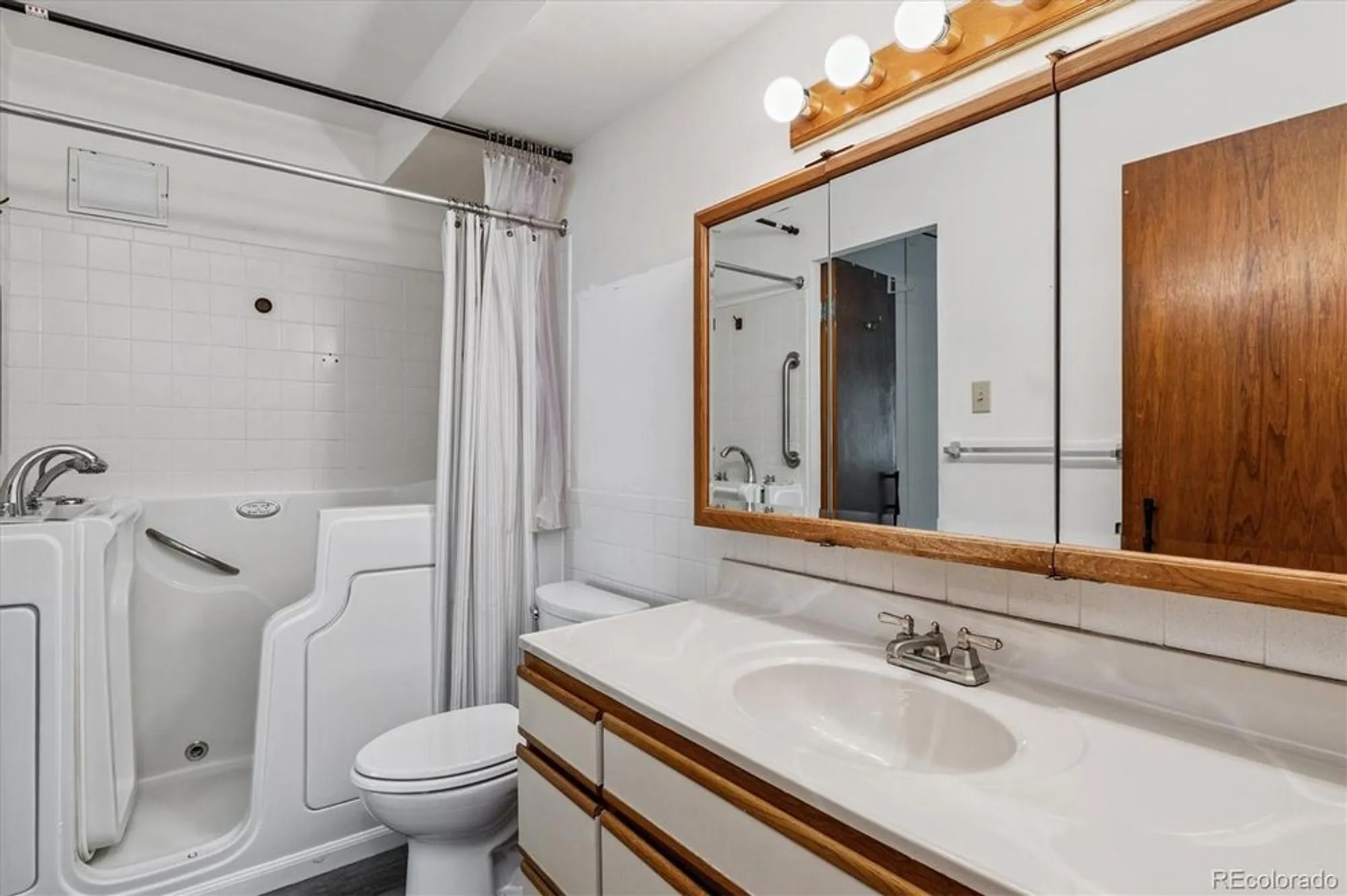 Property Slideshow image 10 of 31 | 775 s alton way 6c, Denver, CO, 80247