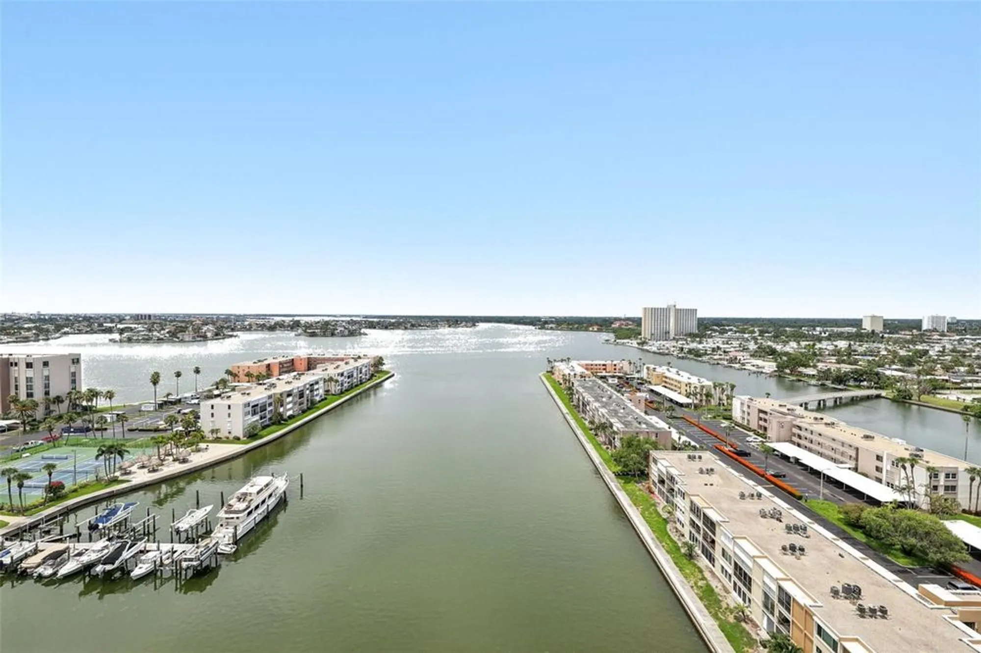 Property Slideshow image 20 of 29 | 7300 sun island dr 1602, South Pasadena, FL, 33707