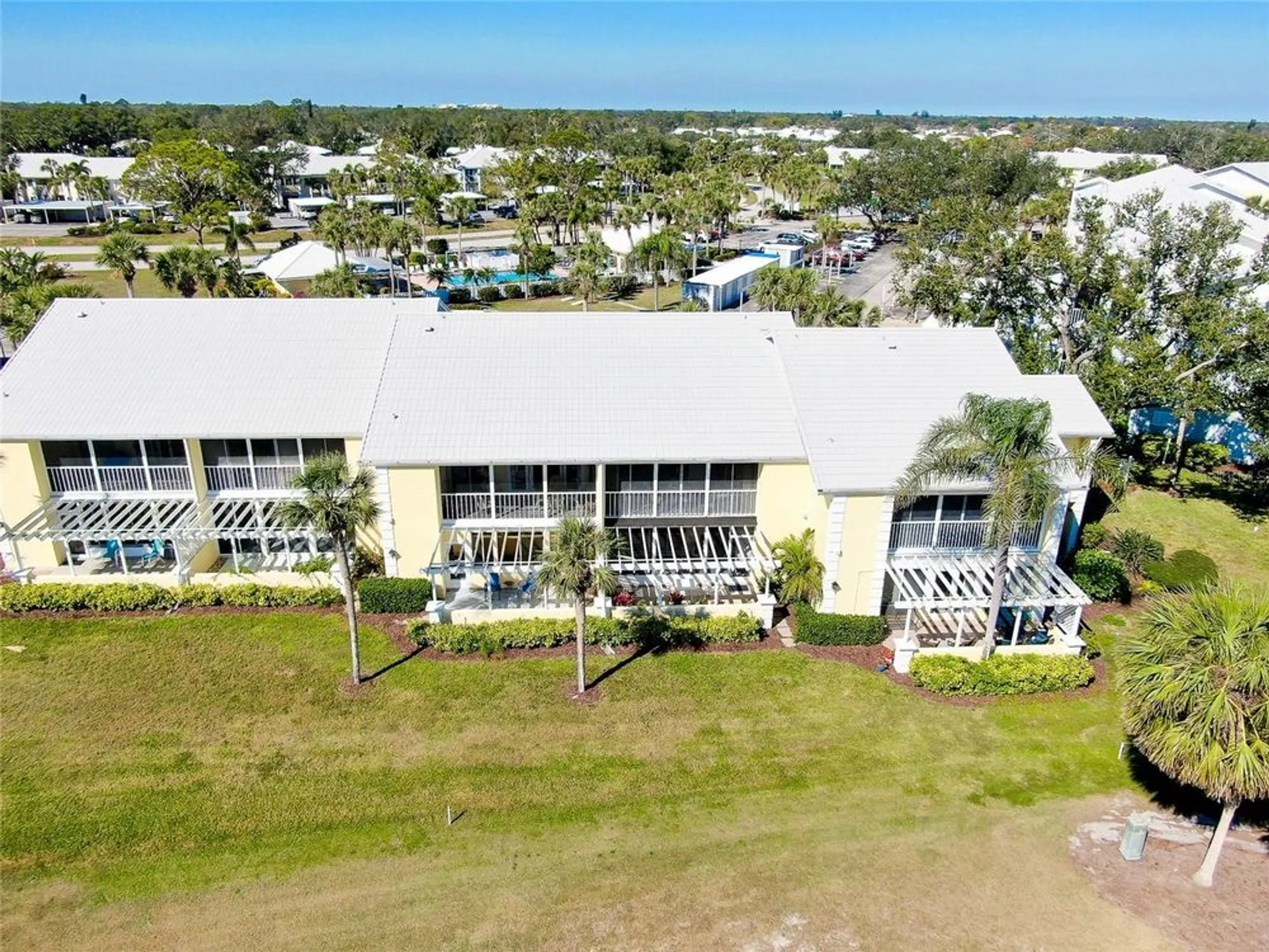 Property Slideshow image 30 of 36 | 410 cerromar cir 240, Venice, FL, 34293