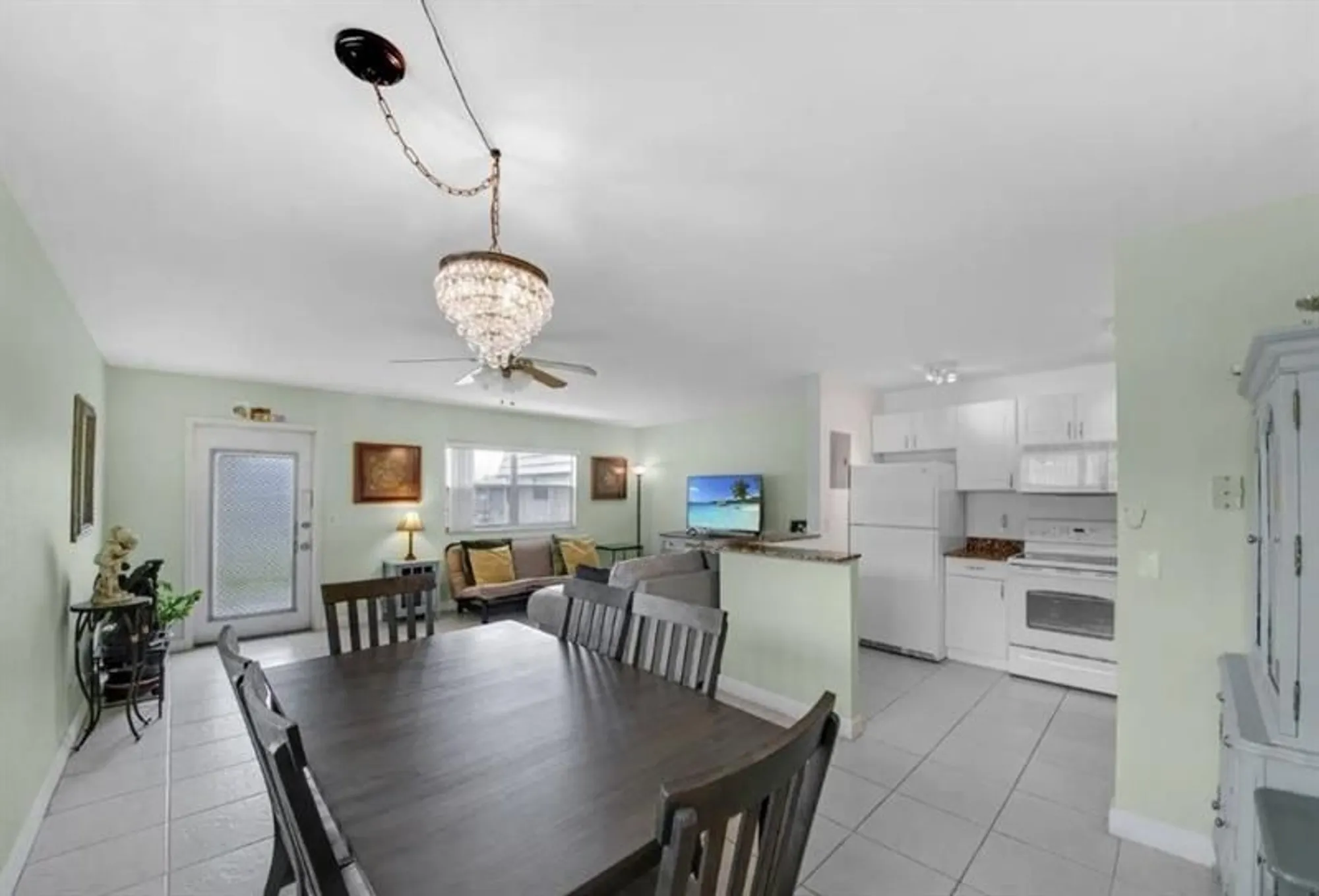 Property Slideshow image 7 of 12 | 223 flanders e unit e, Delray Beach, FL, 33484