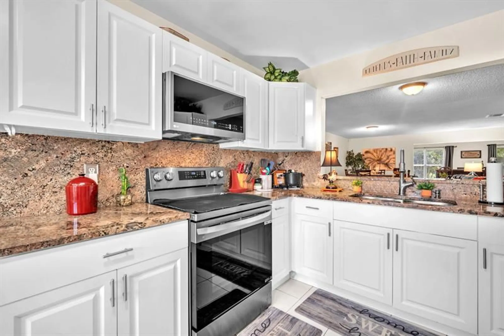 Property Slideshow image 16 of 36 | 6104 rainbow cir, Greenacres, FL, 33463