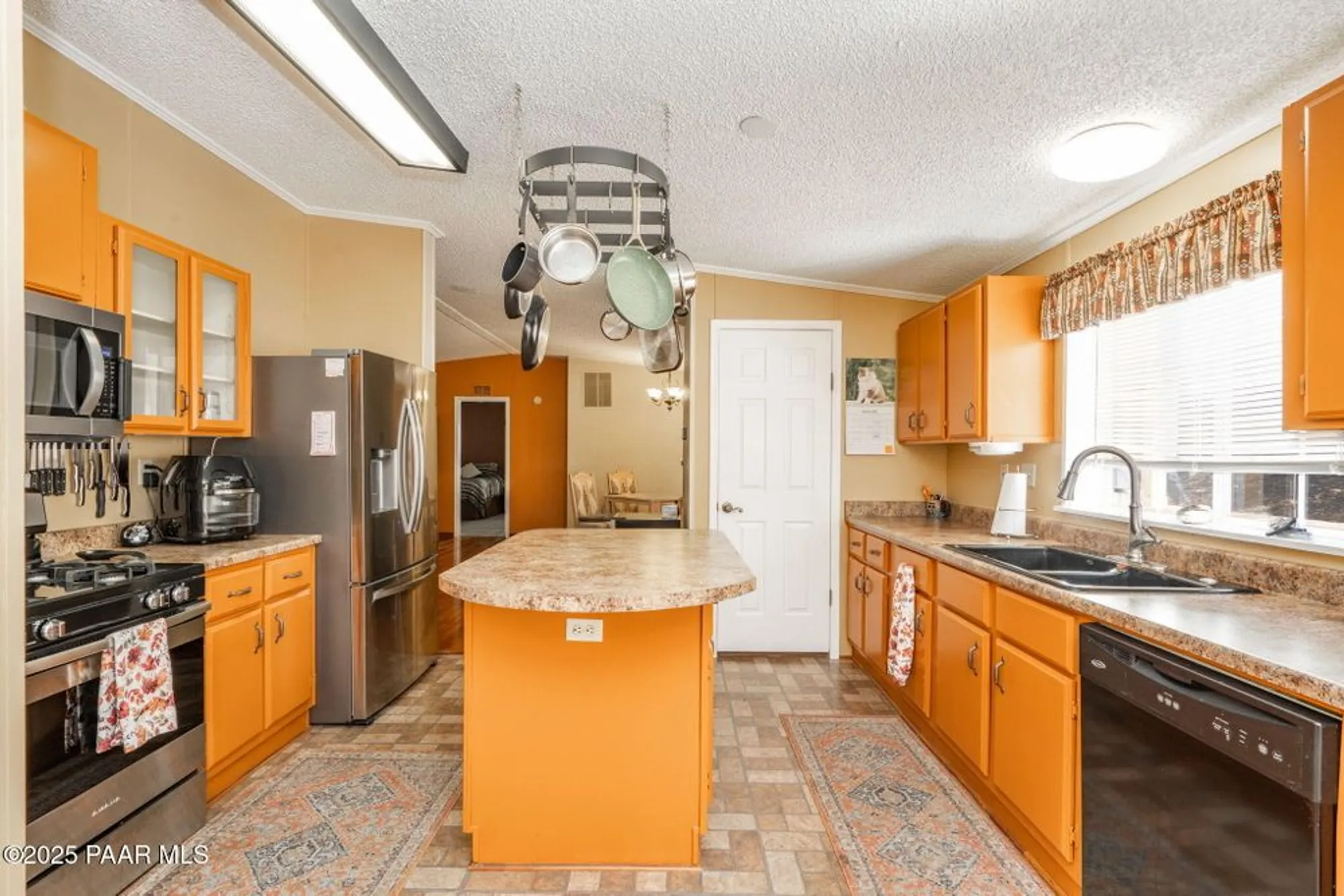 Property Slideshow image 15 of 35 | 2493 hilltop rd, Prescott, AZ, 86301